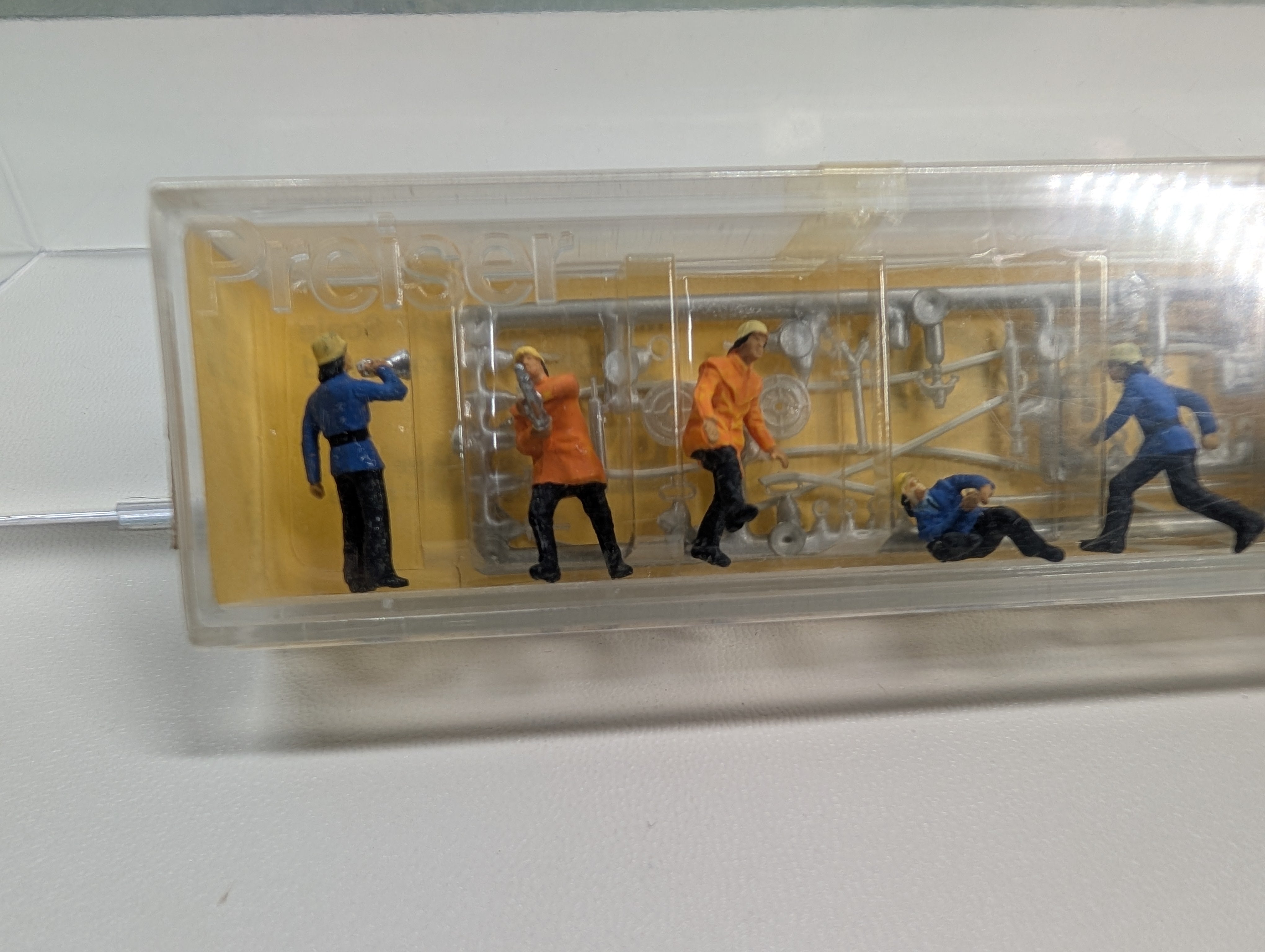 Preiser 4201 HO Scale Fireman Crew Set #2 (6 pcs)