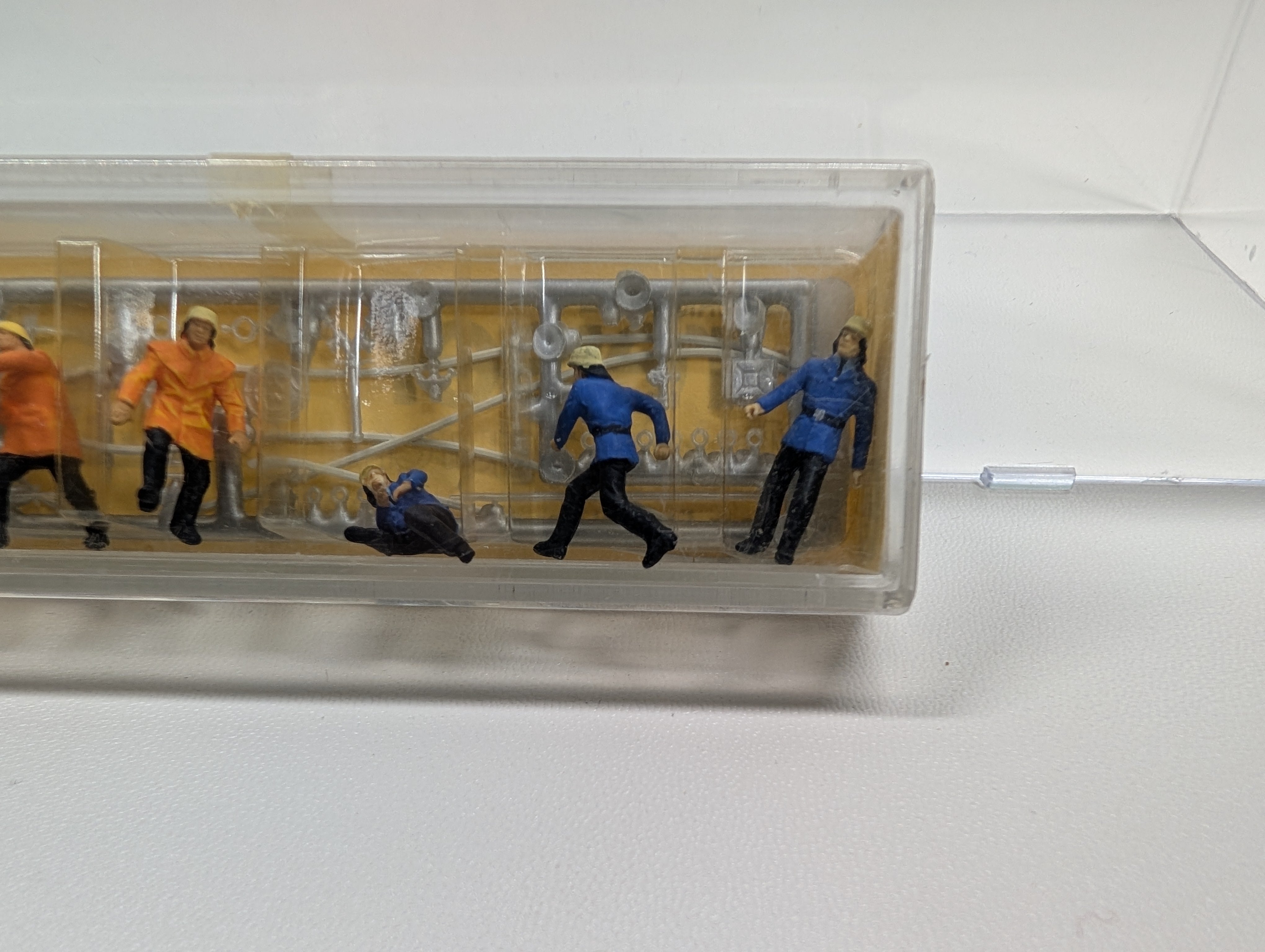 Preiser 4201 HO Scale Fireman Crew Set #2 (6 pcs)