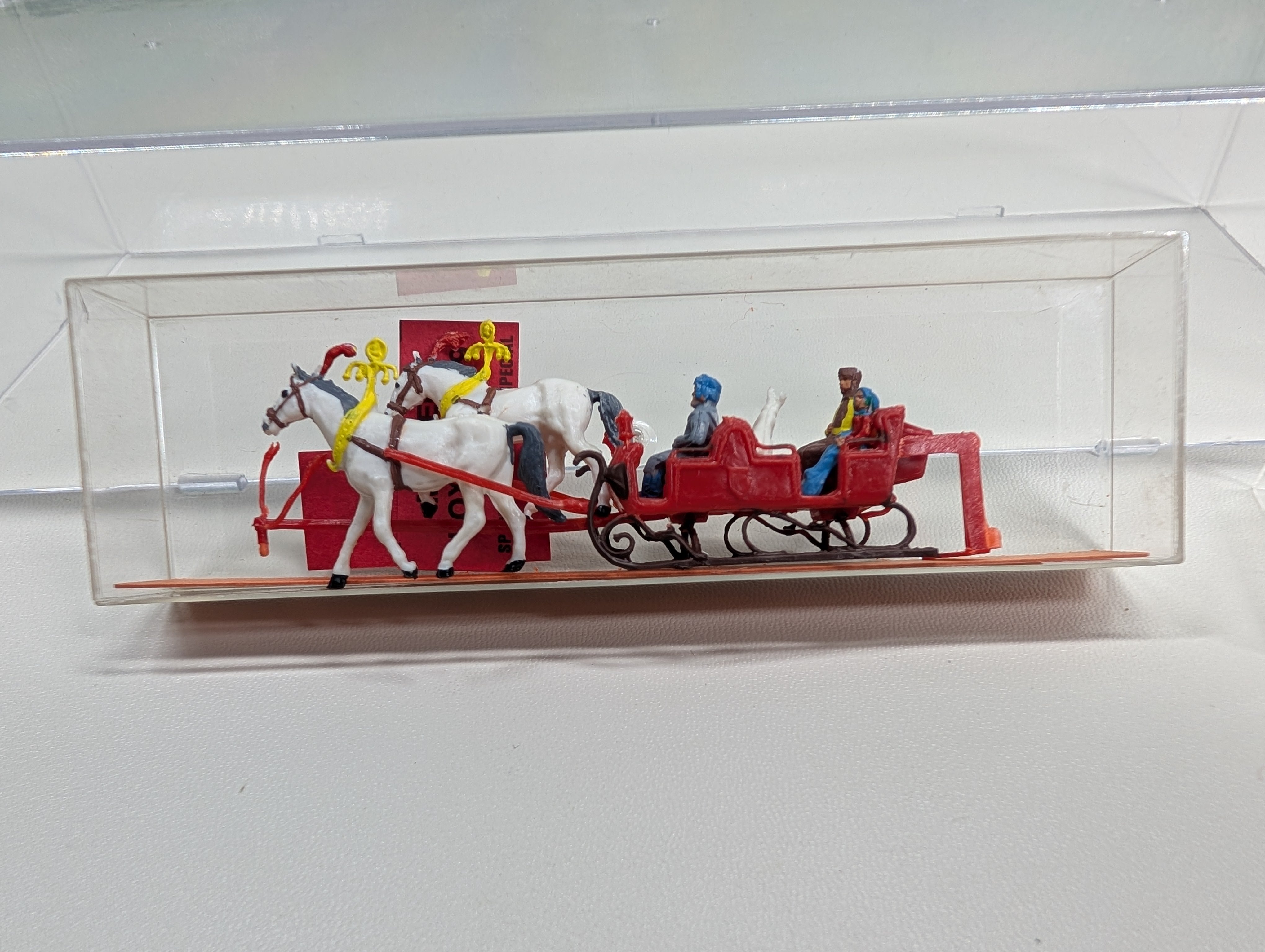 Merten 2419 HO Scale Horse Drawn Red Sleigh Figure Set (1 pc)