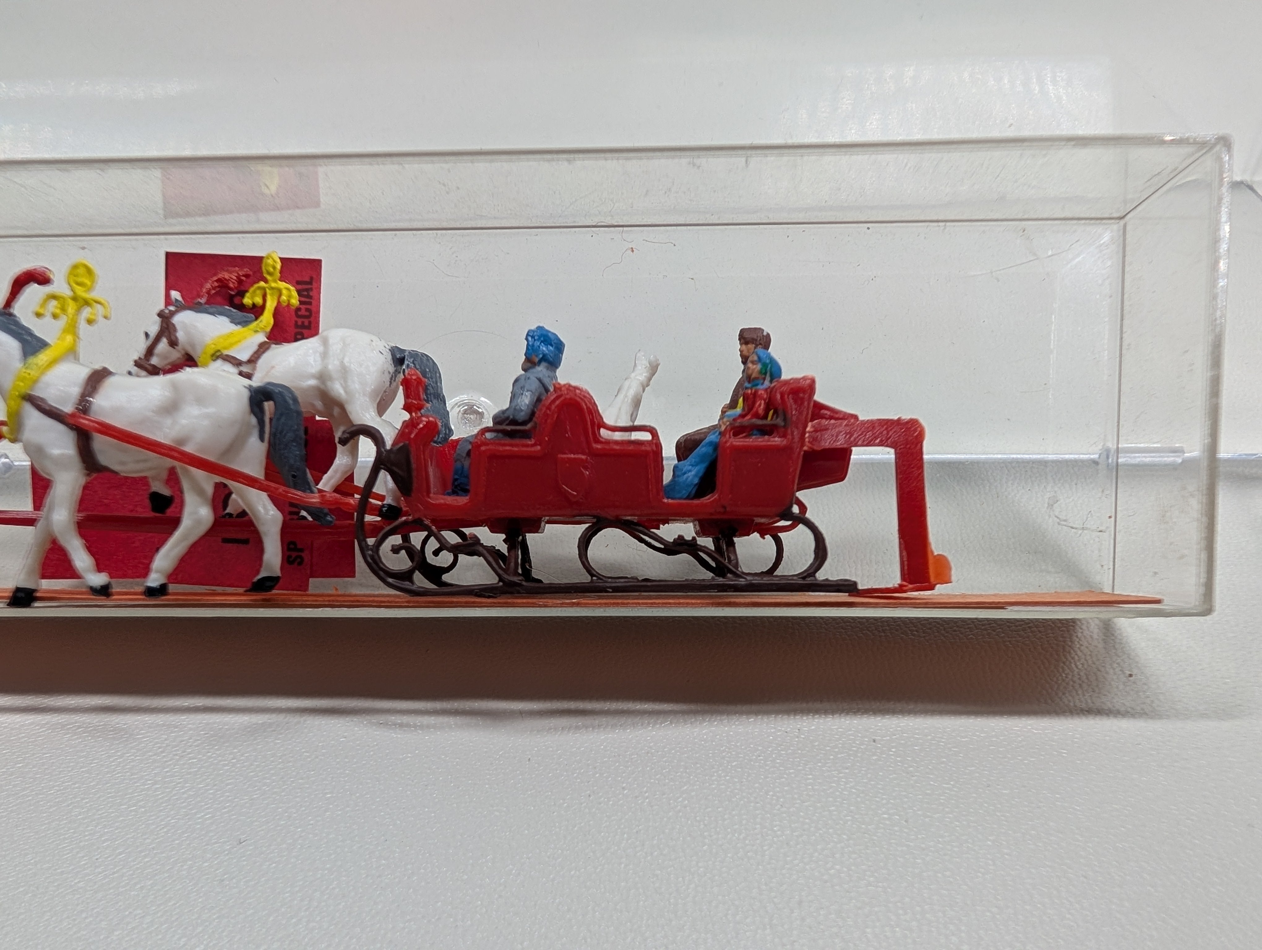 Merten 2419 HO Scale Horse Drawn Red Sleigh Figure Set (1 pc)