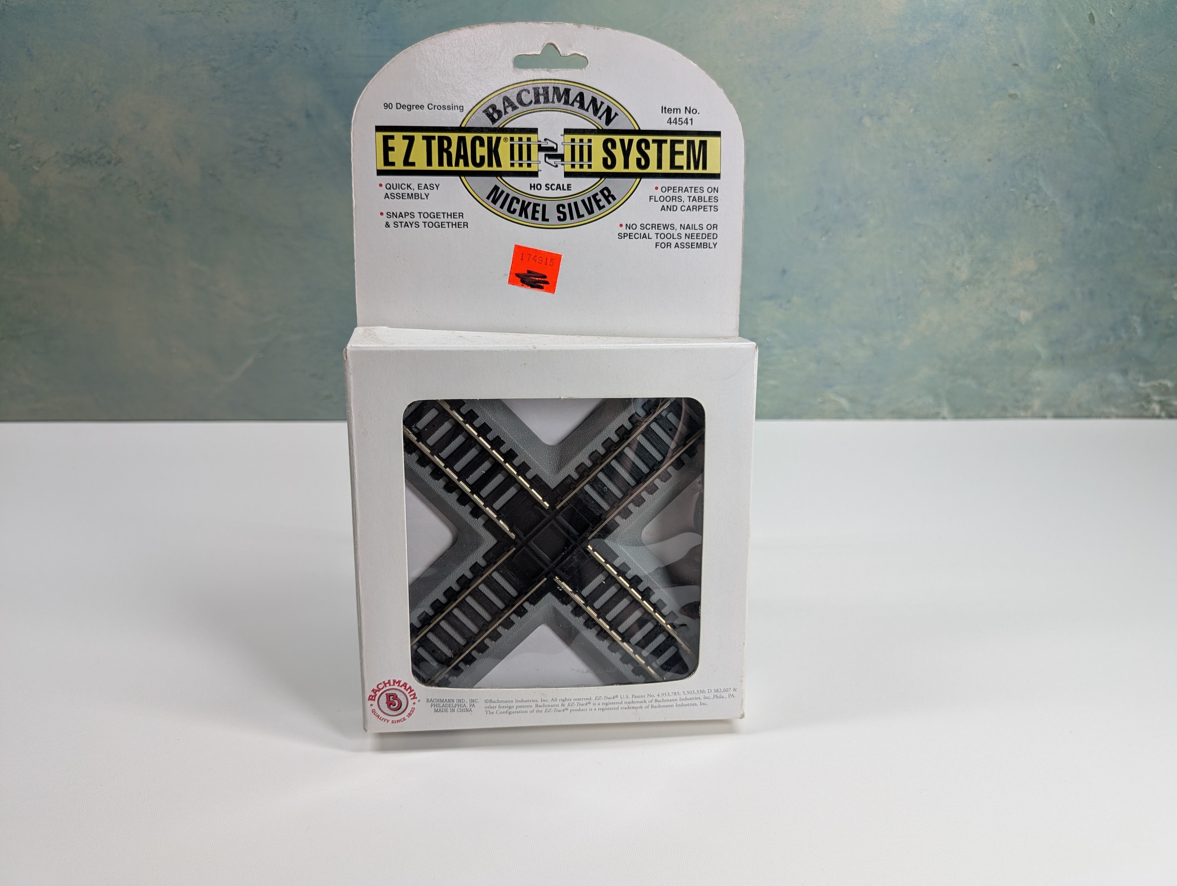 Bachmann 44541 HO Scale 90 Degree Crossing E-Z Track Nickel Silver (1 pc)