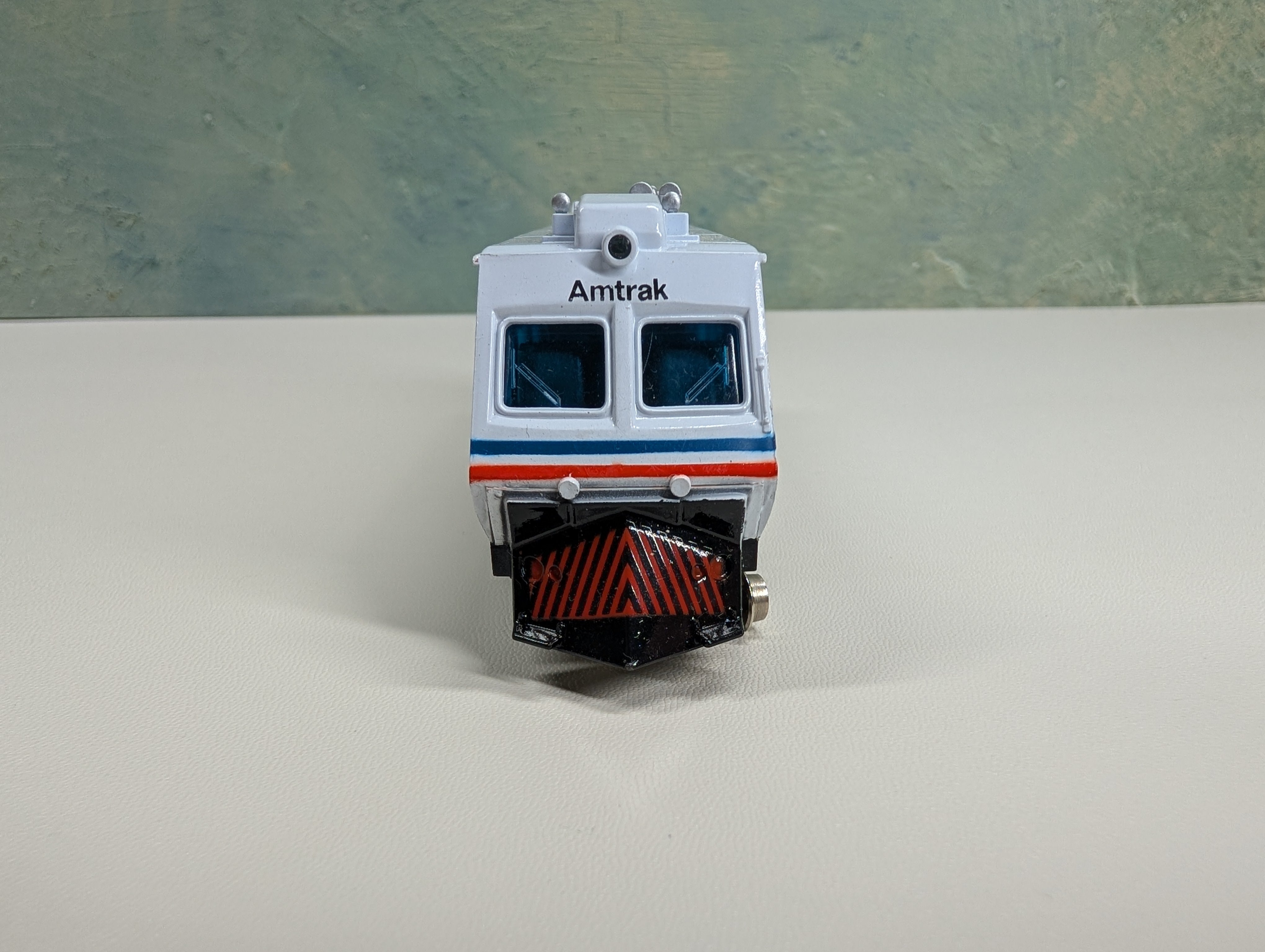 USED Bachmann 62505 HO Scale Plasser EM80C Track Cleaning Car with Operating Lights Amtrak #31 Runs Like New DC