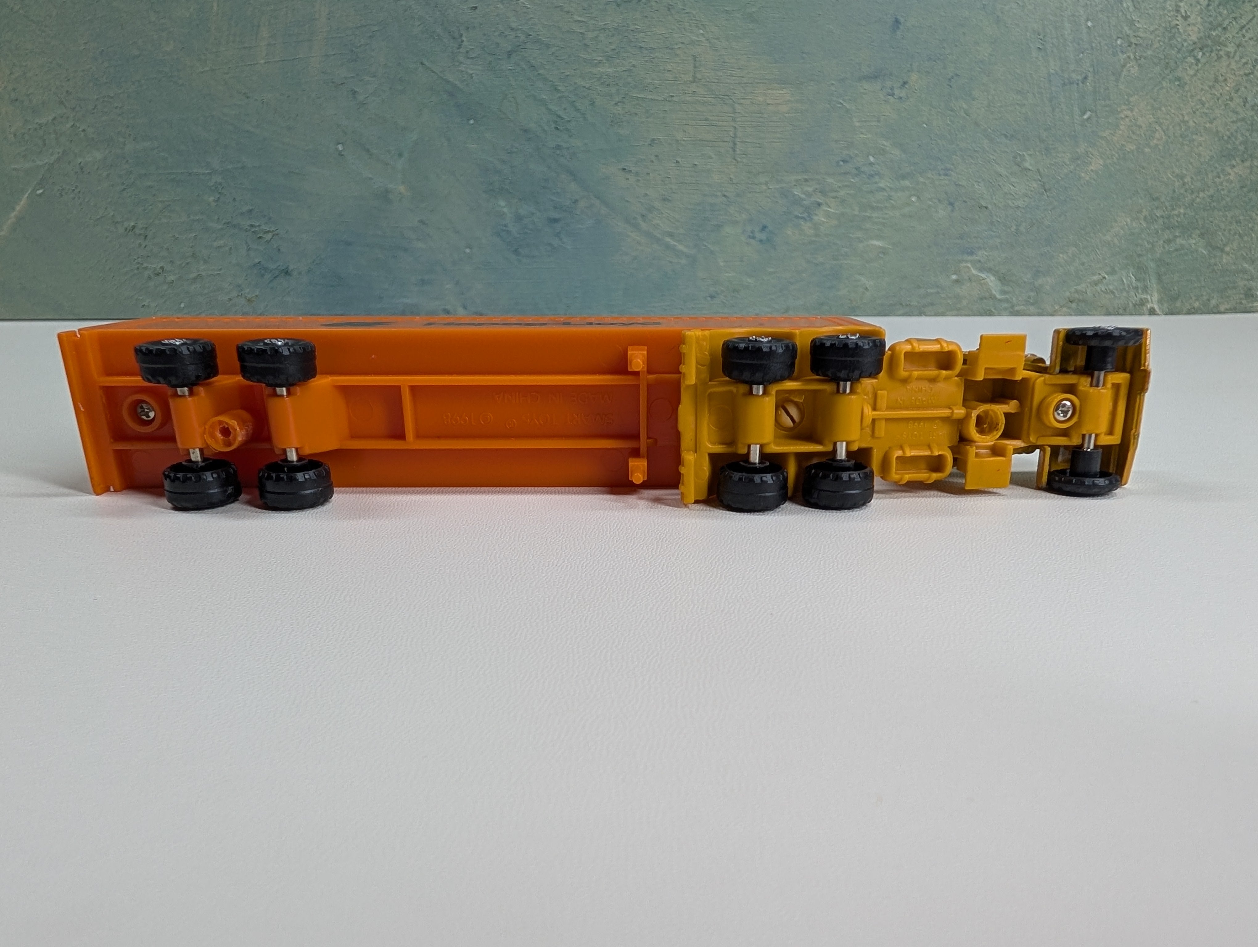 USED HO Scale Orange Truck Cab and Trailer Hapag-Lloyd