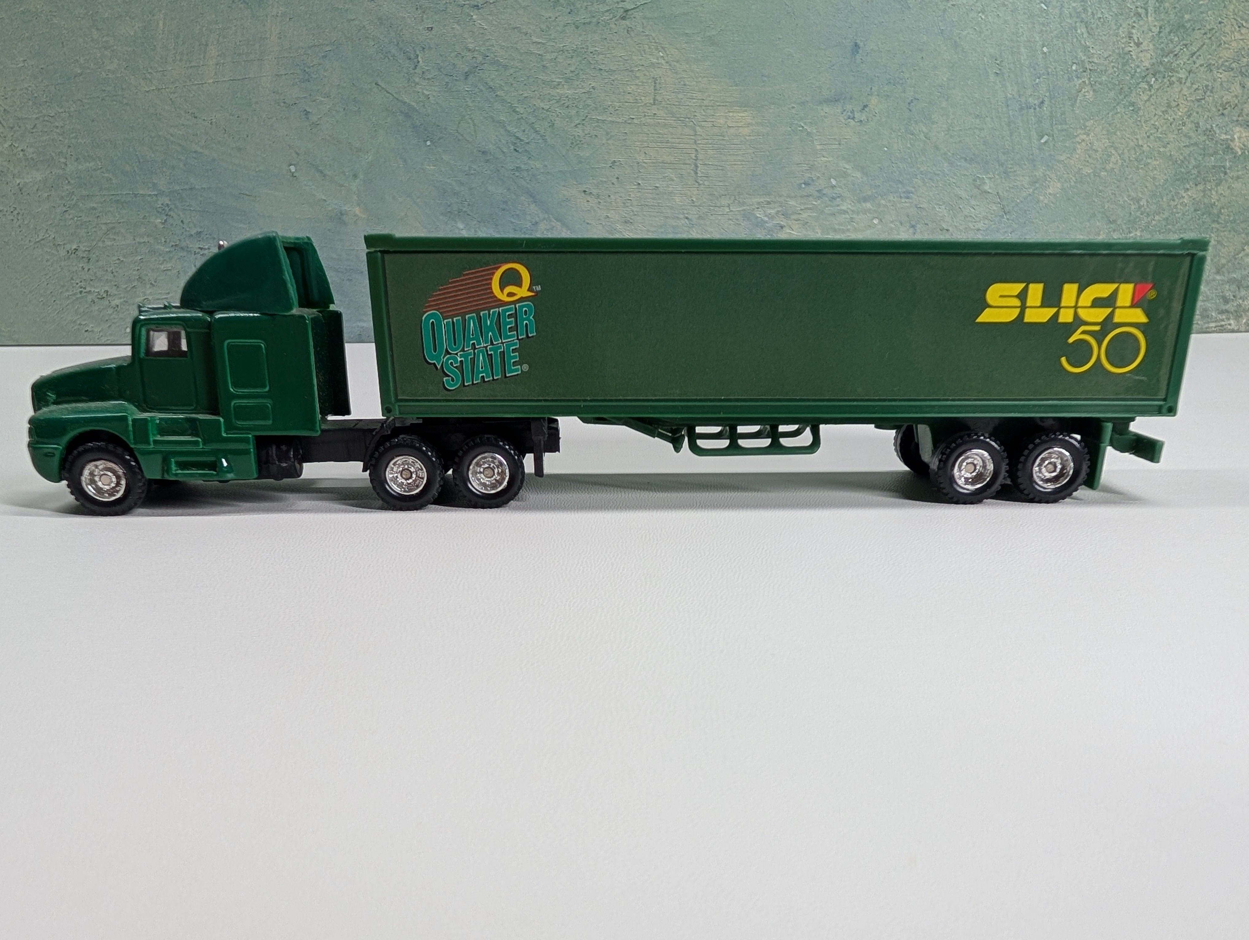 USED HO Scale Green Truck Cab and Trailer Quaker State