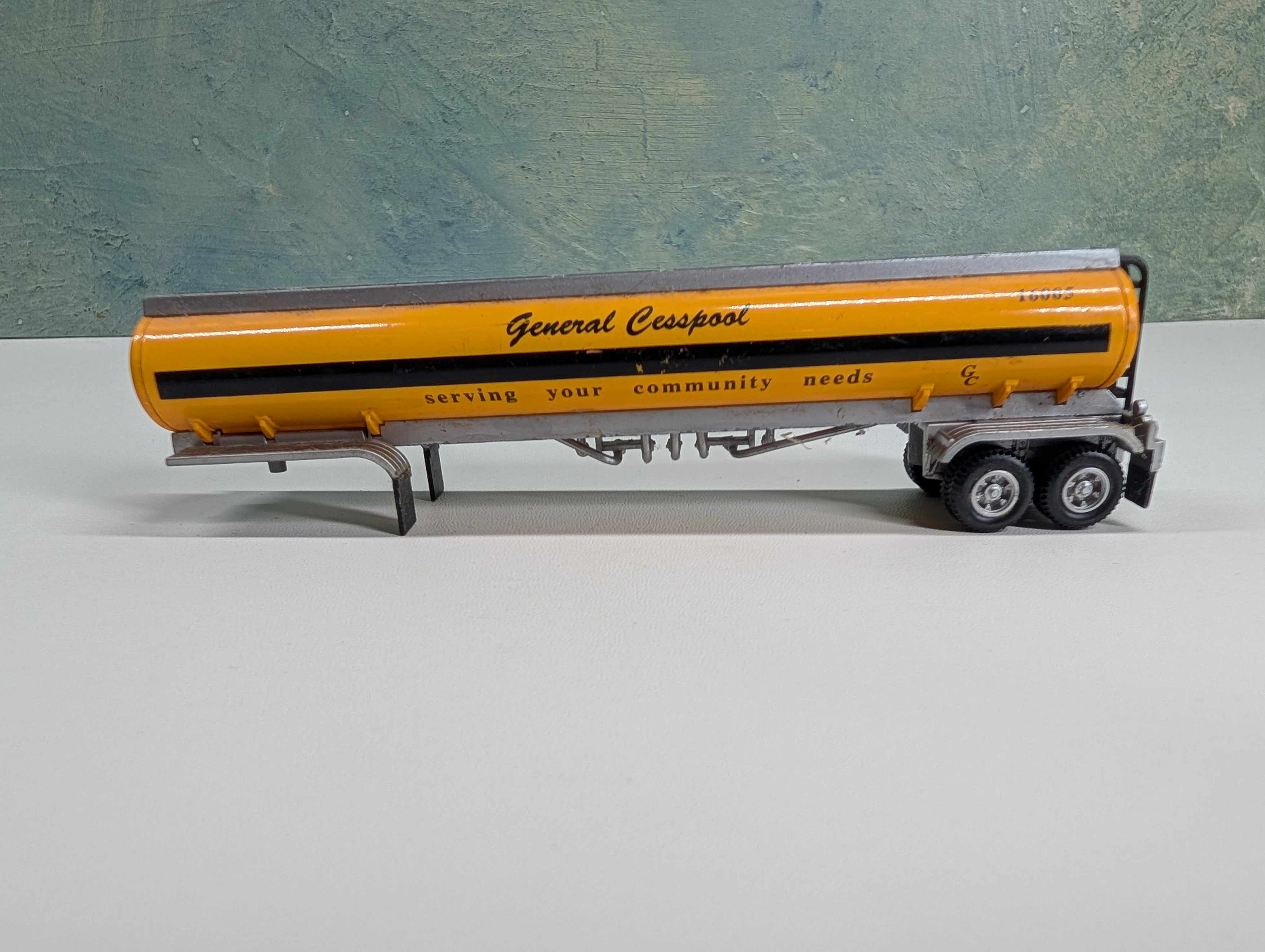 USED HO Scale Fuel Tanker General Cesspool 16005