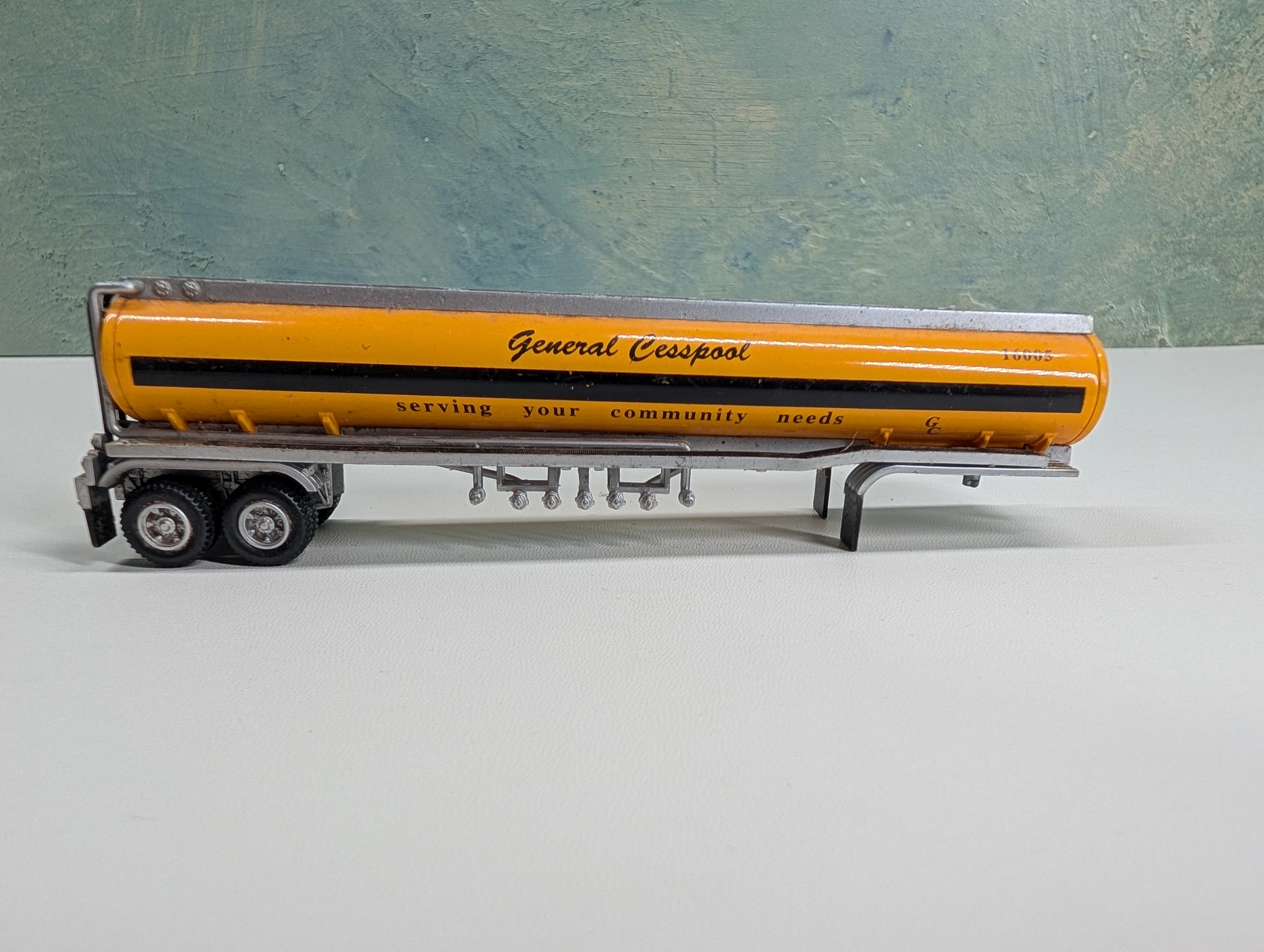 USED HO Scale Fuel Tanker General Cesspool 16005