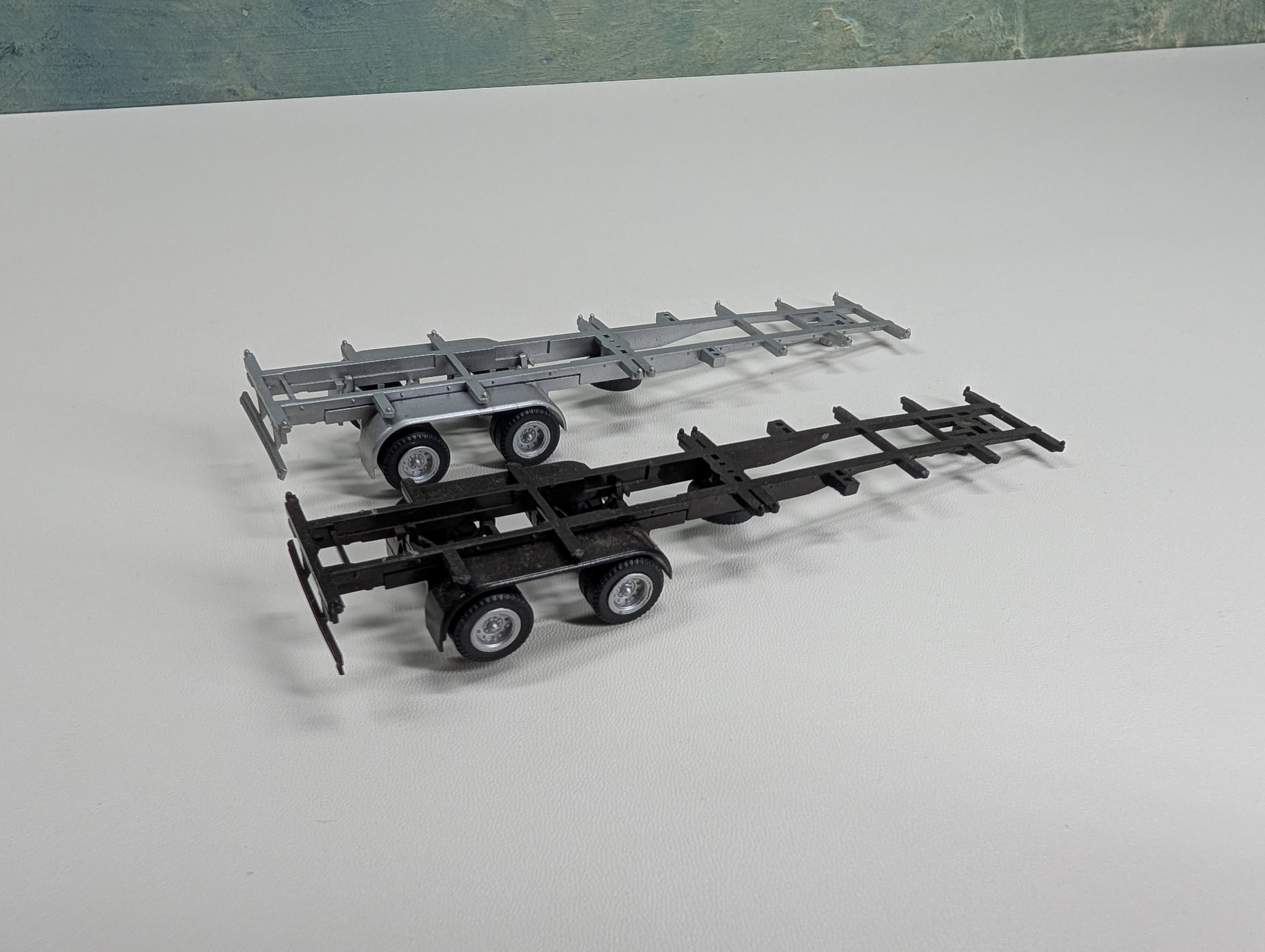 USED HO Scale Pair of Chassis Trailers