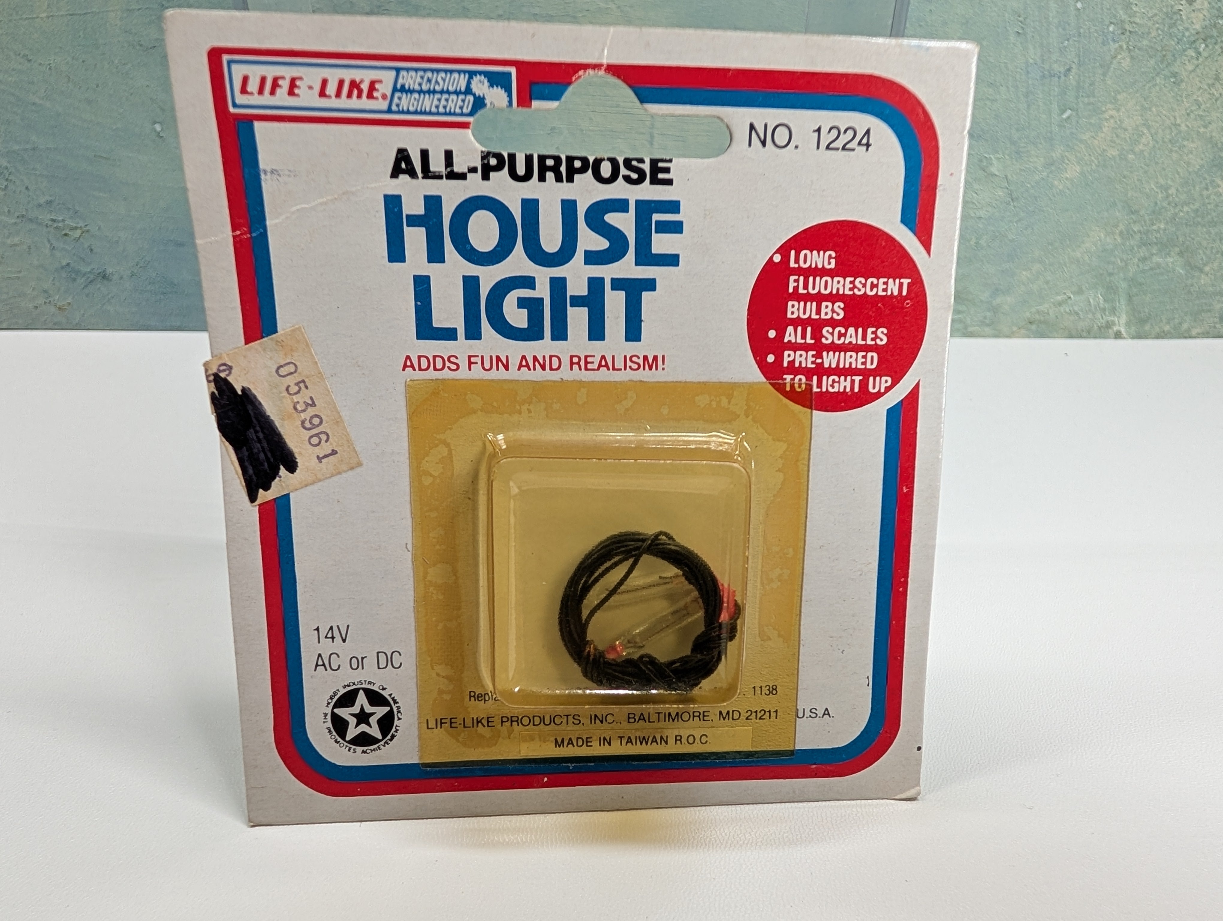 Life-Like 1224 HO Scale All Purpose House Light 14V AC/DC