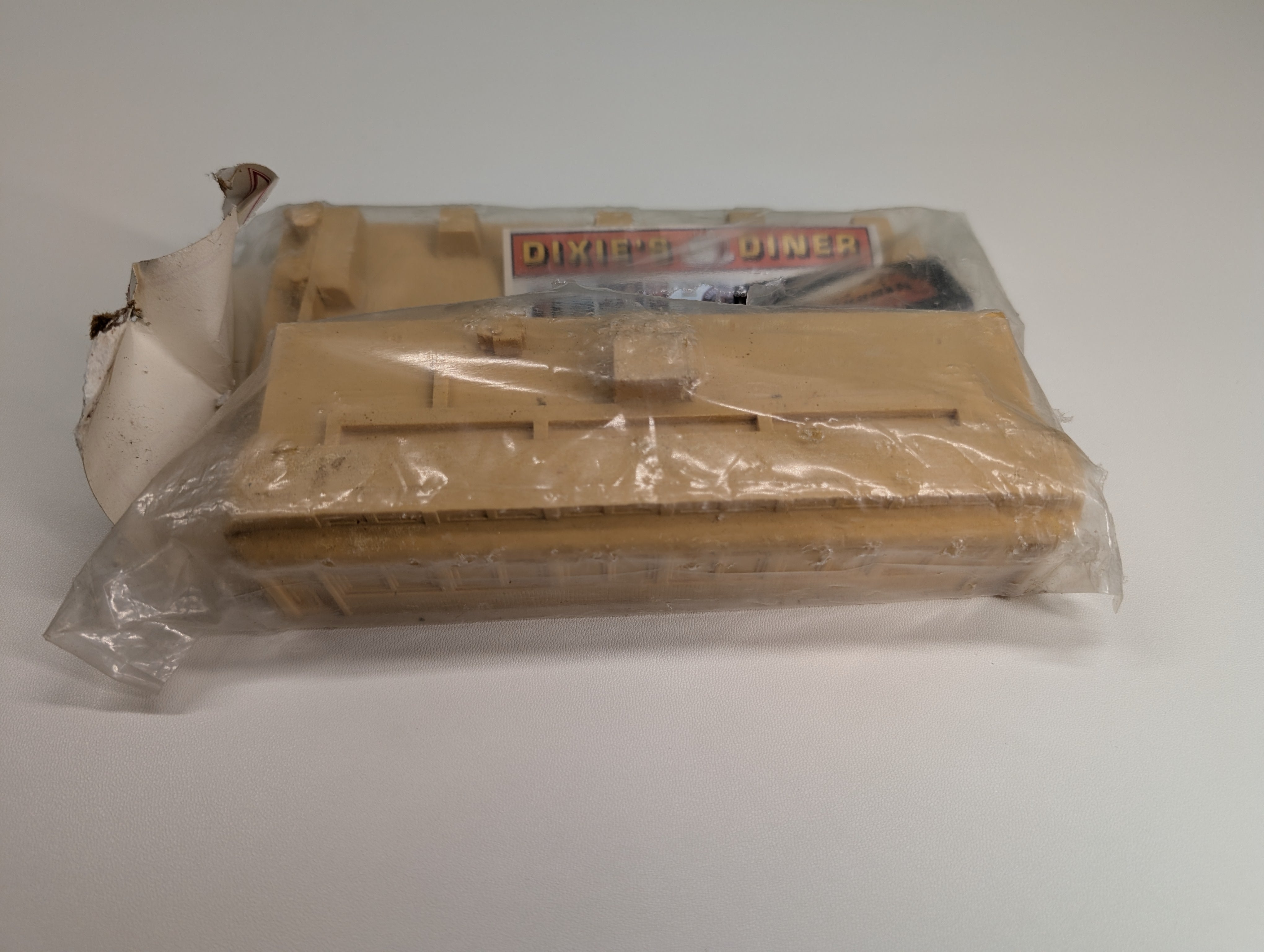 SS LTD 1415 HO Scale Dixie's Diner KIT