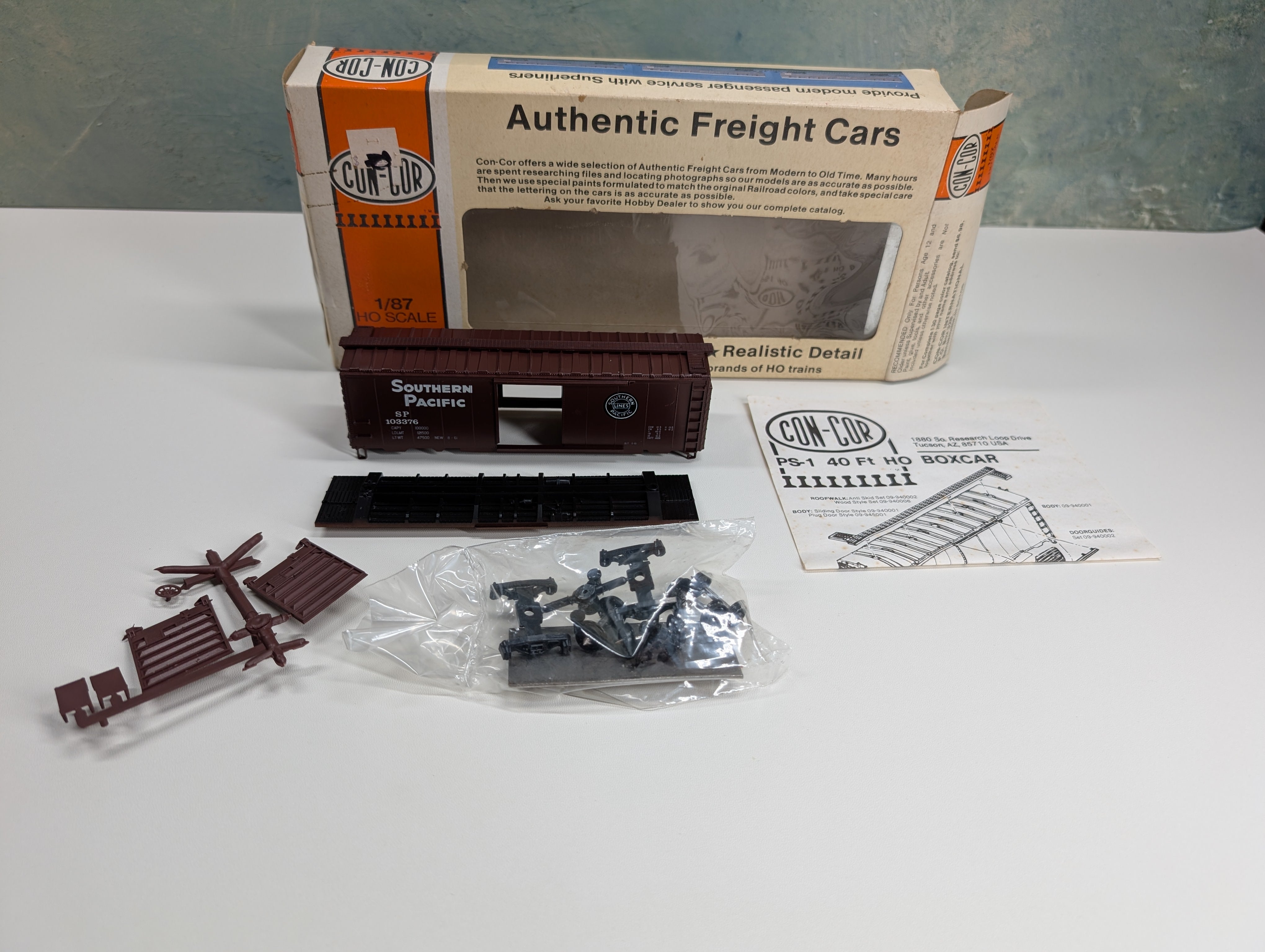 USED Con-Cor #1-009402 HO Scale PS-1 Box Car Southern Pacific SP #103376 KIT