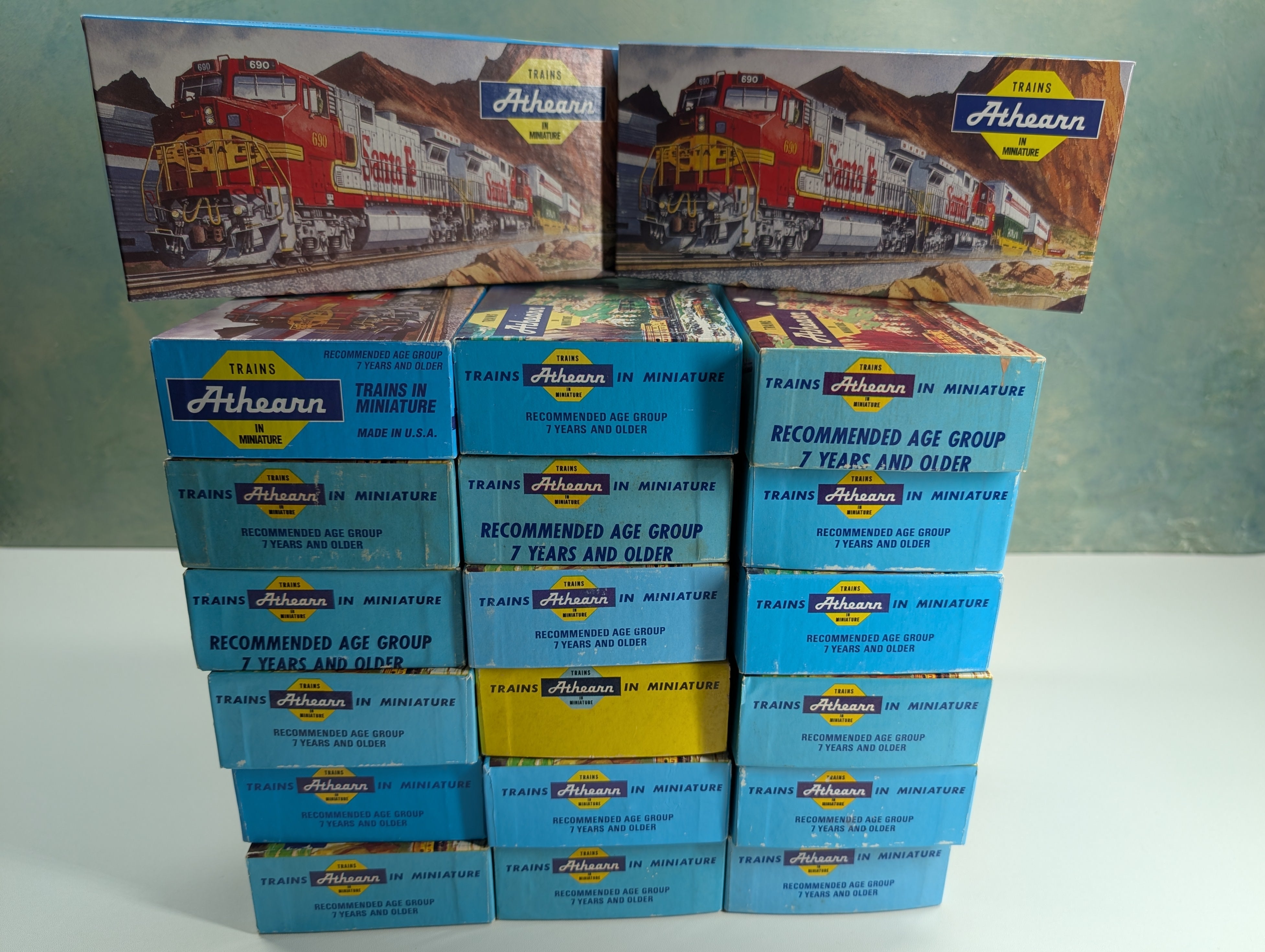 USED Athearn HO Scale Lot of Empty Train Boxes for Storage (20pcs)