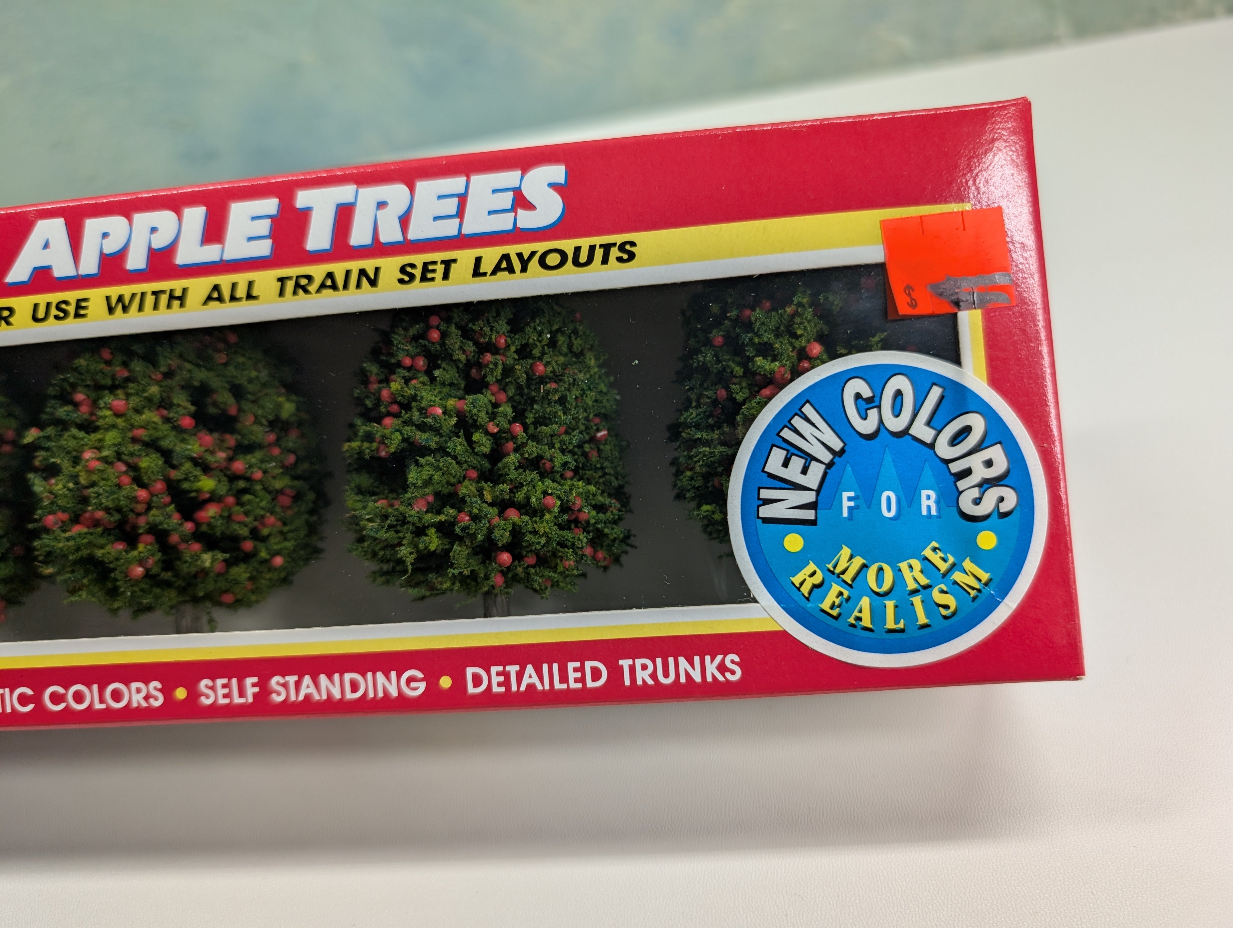Life-Like 1908 MULTI Scale Apple Trees (4 pcs)