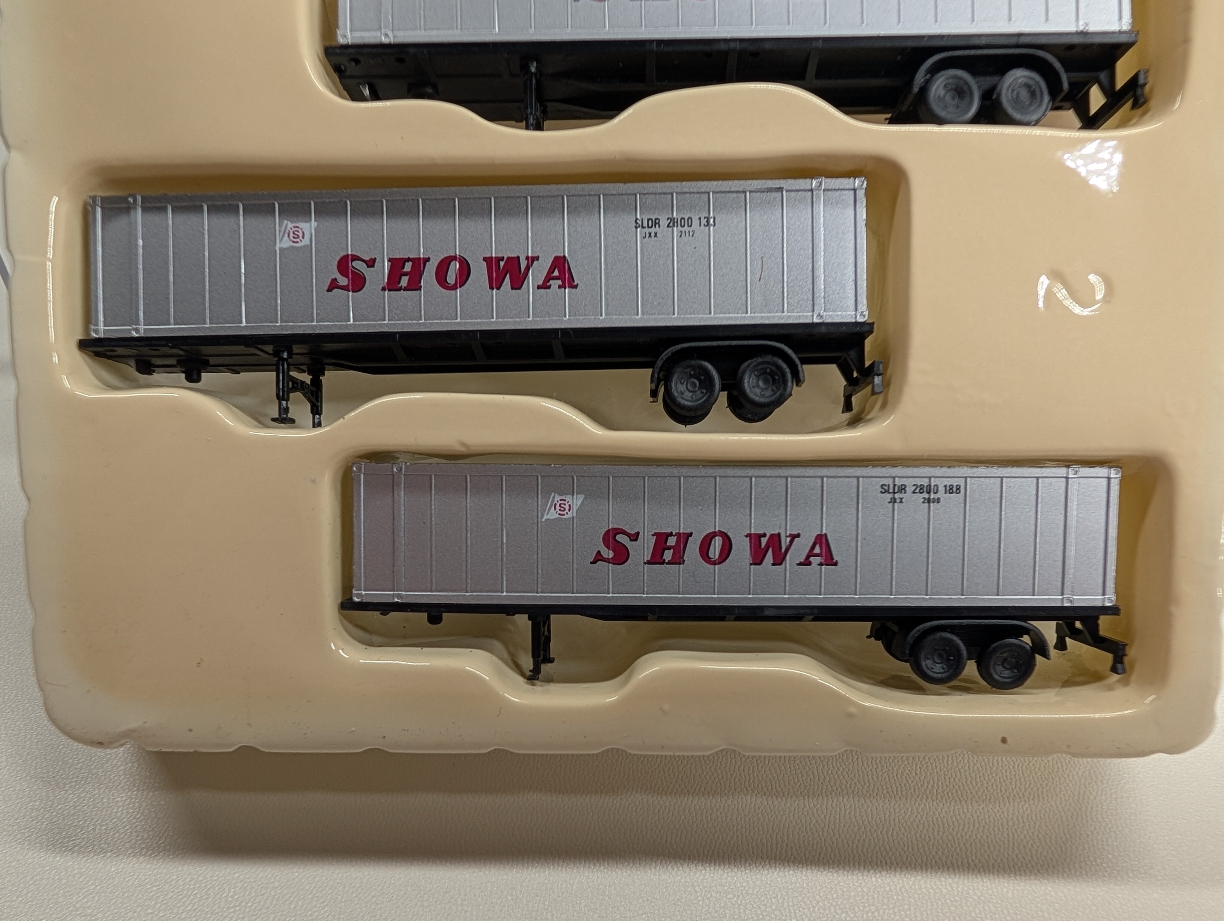 Con-Cor N Scale Ribbed Container Showa (3 pcs)