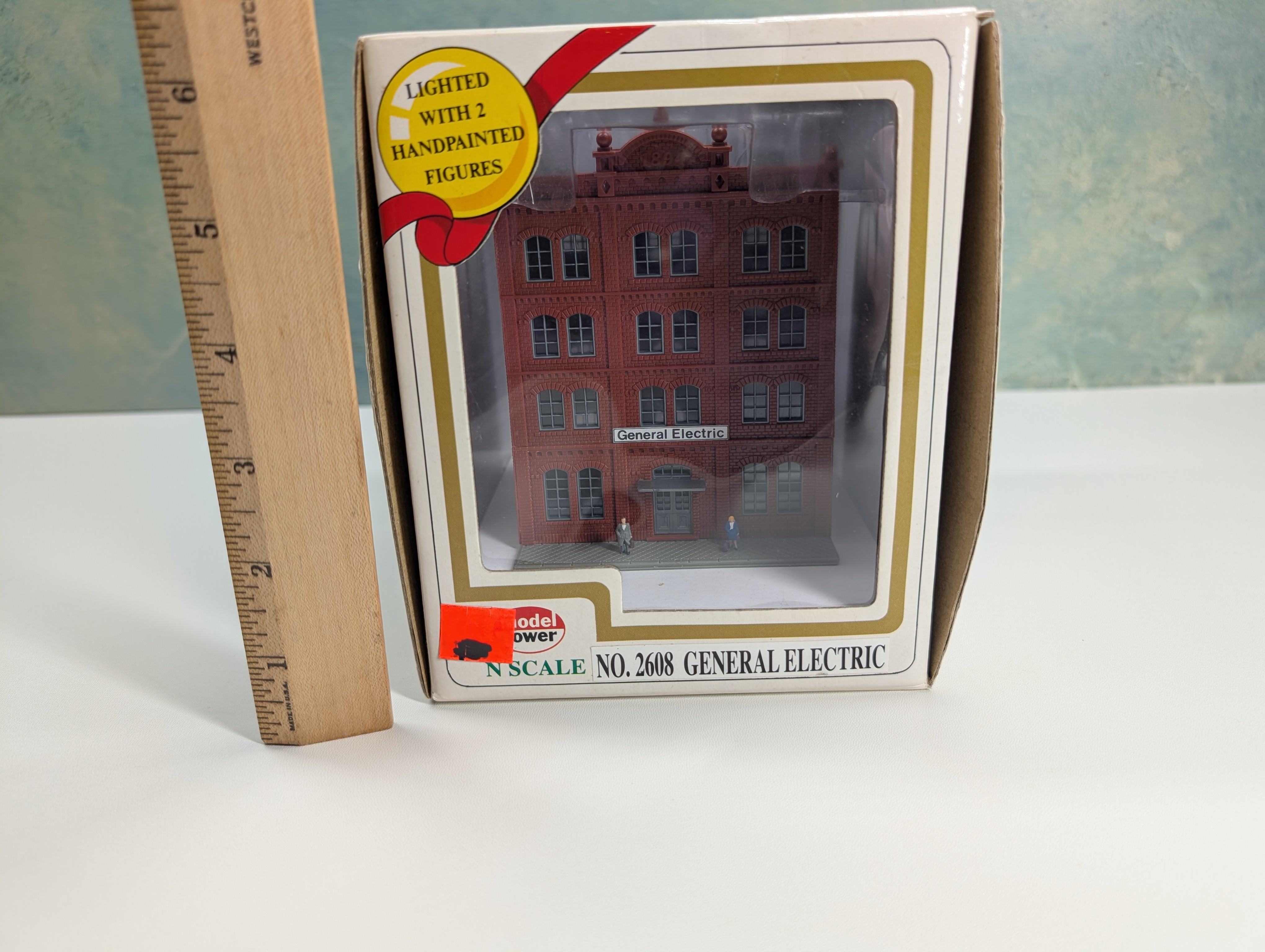 Model Power 2608 N Scale General Electric, Brick Building