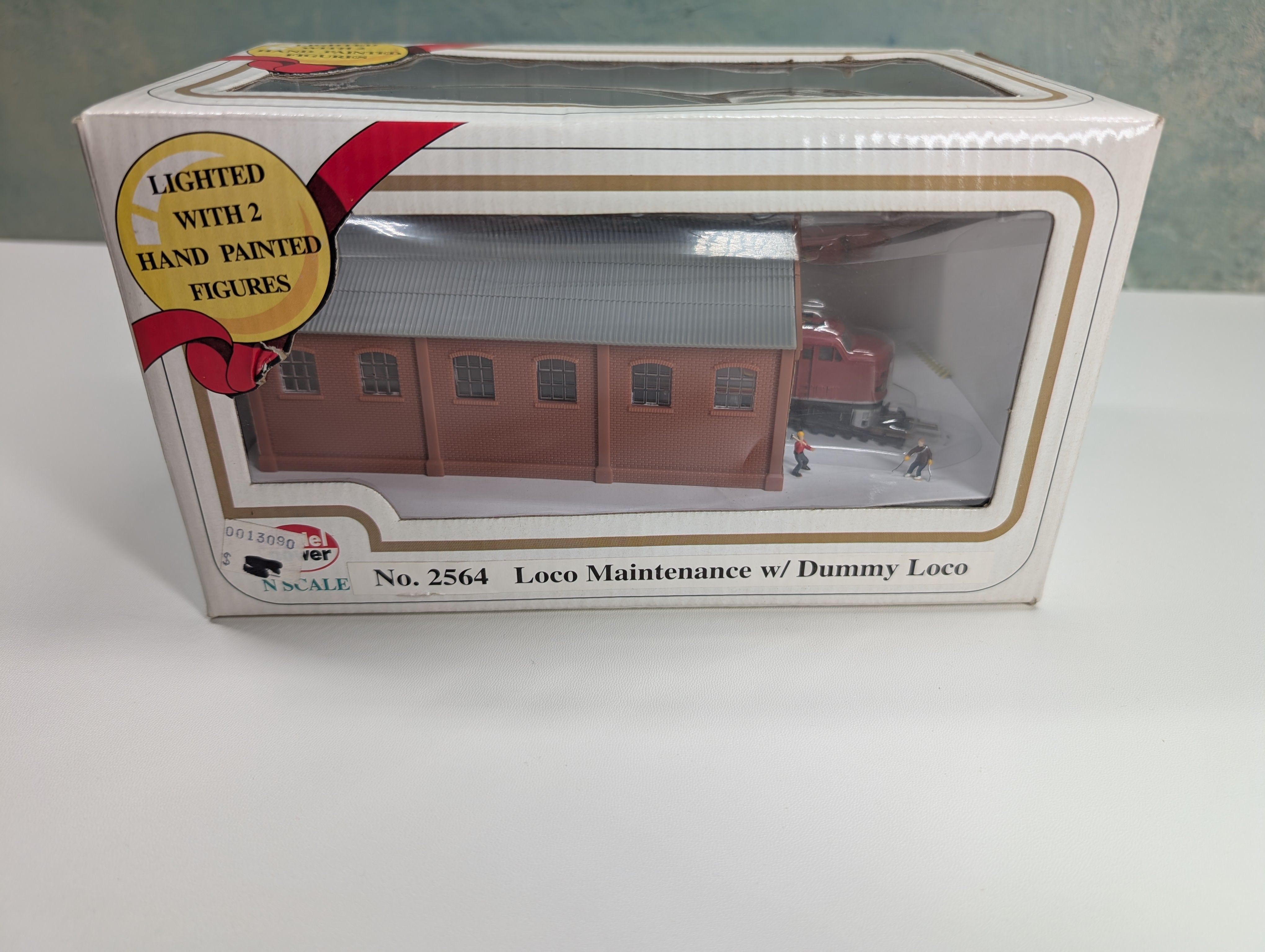 Model Power 2564 N Scale Locomotive Maintenance Shed with Dummy Loco