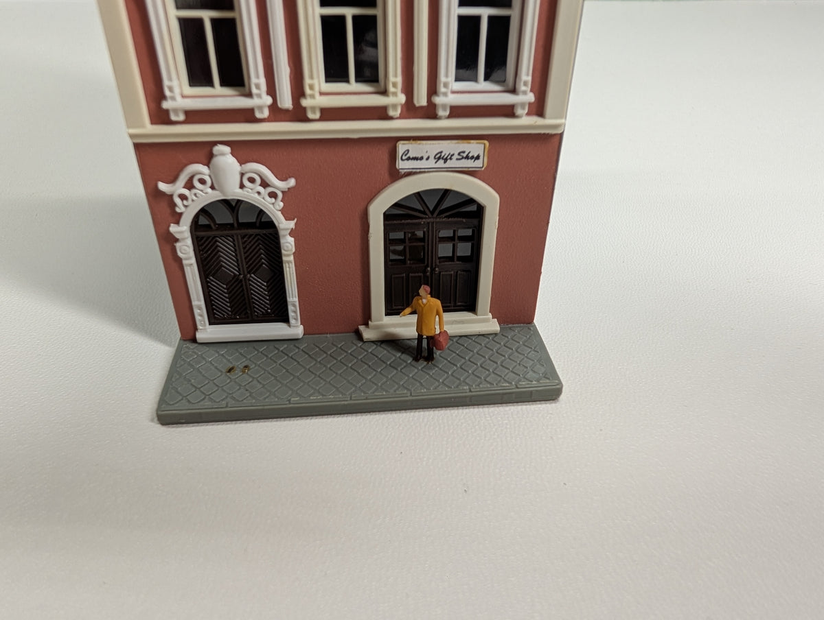 Model Power 2577 N Scale Cuomo's Gift Shop, Storefront