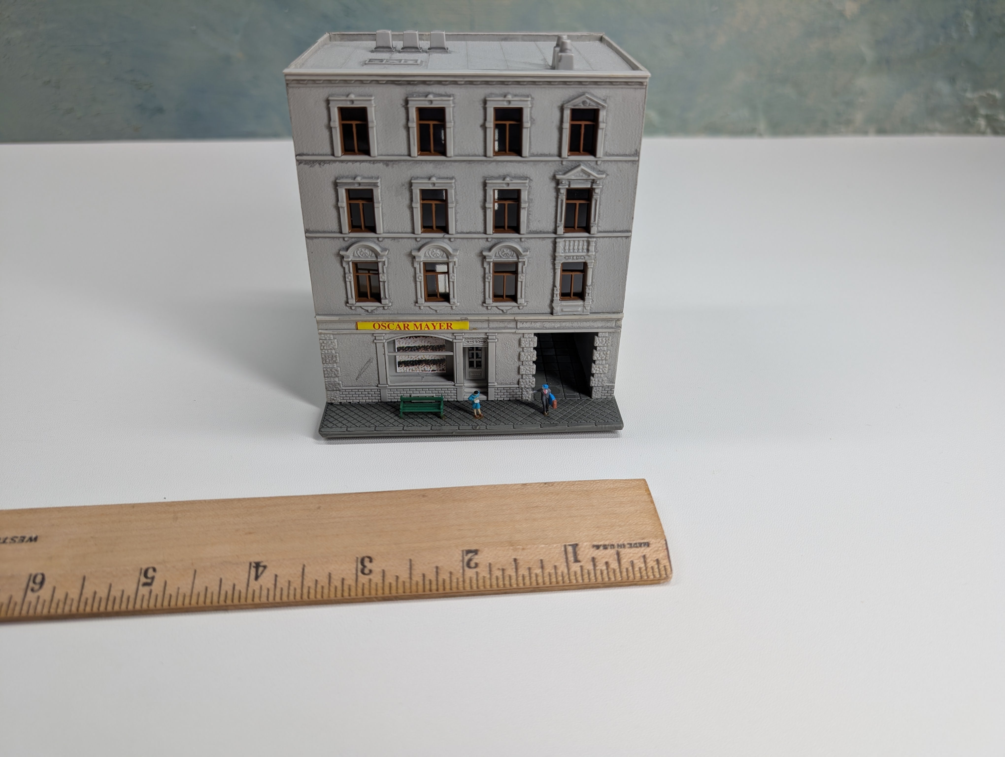 Model Power 2574 N Scale Oscar Mayer Building