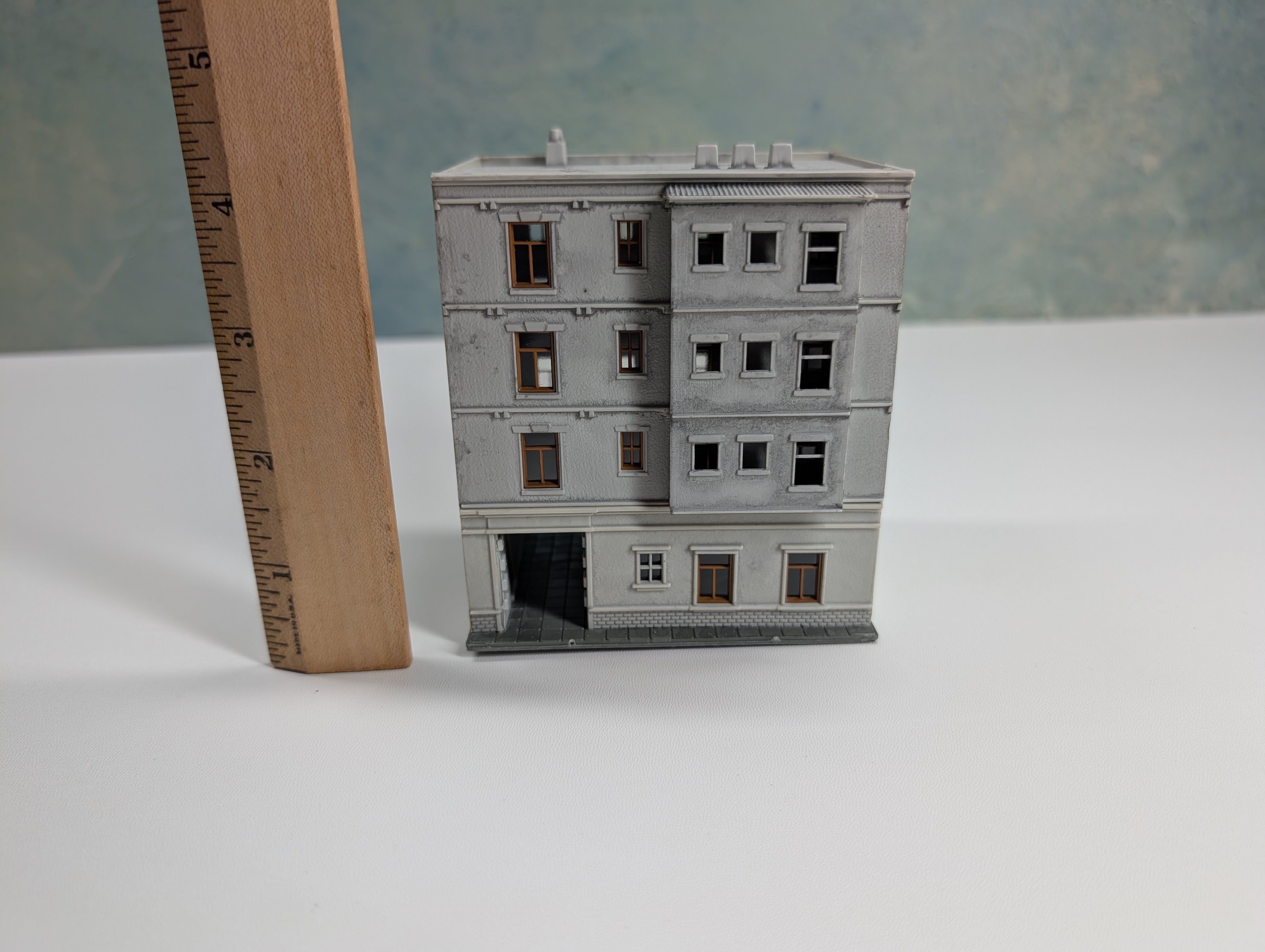 Model Power 2574 N Scale Oscar Mayer Building