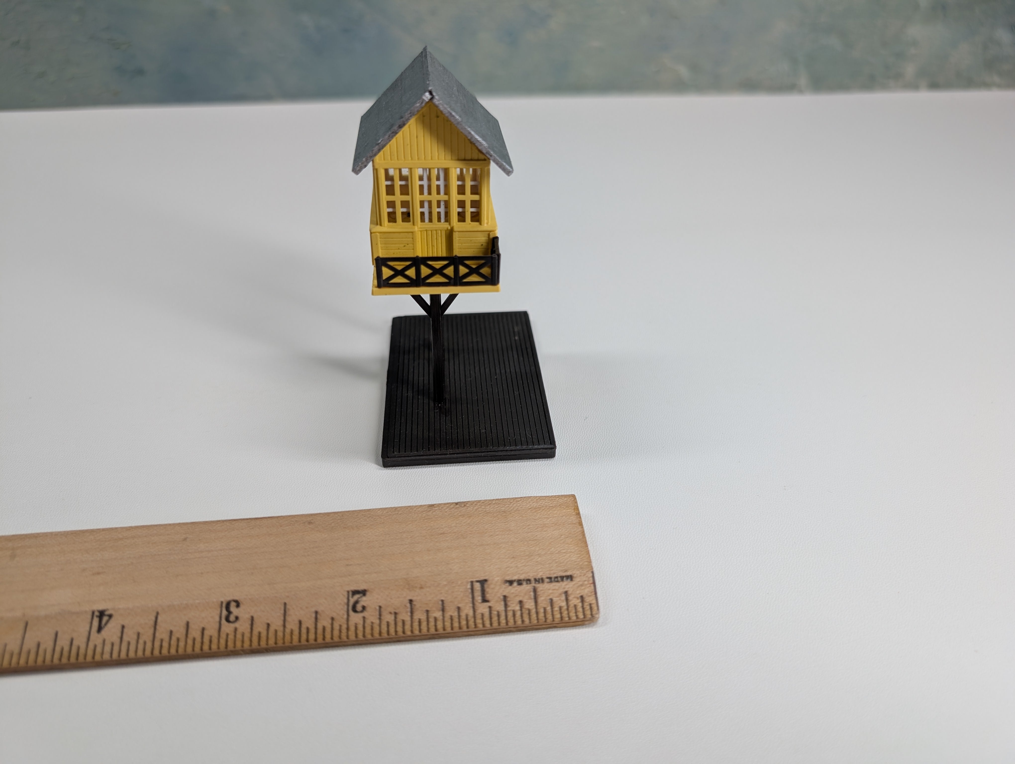 USED HO Scale Elevated Gate Tower