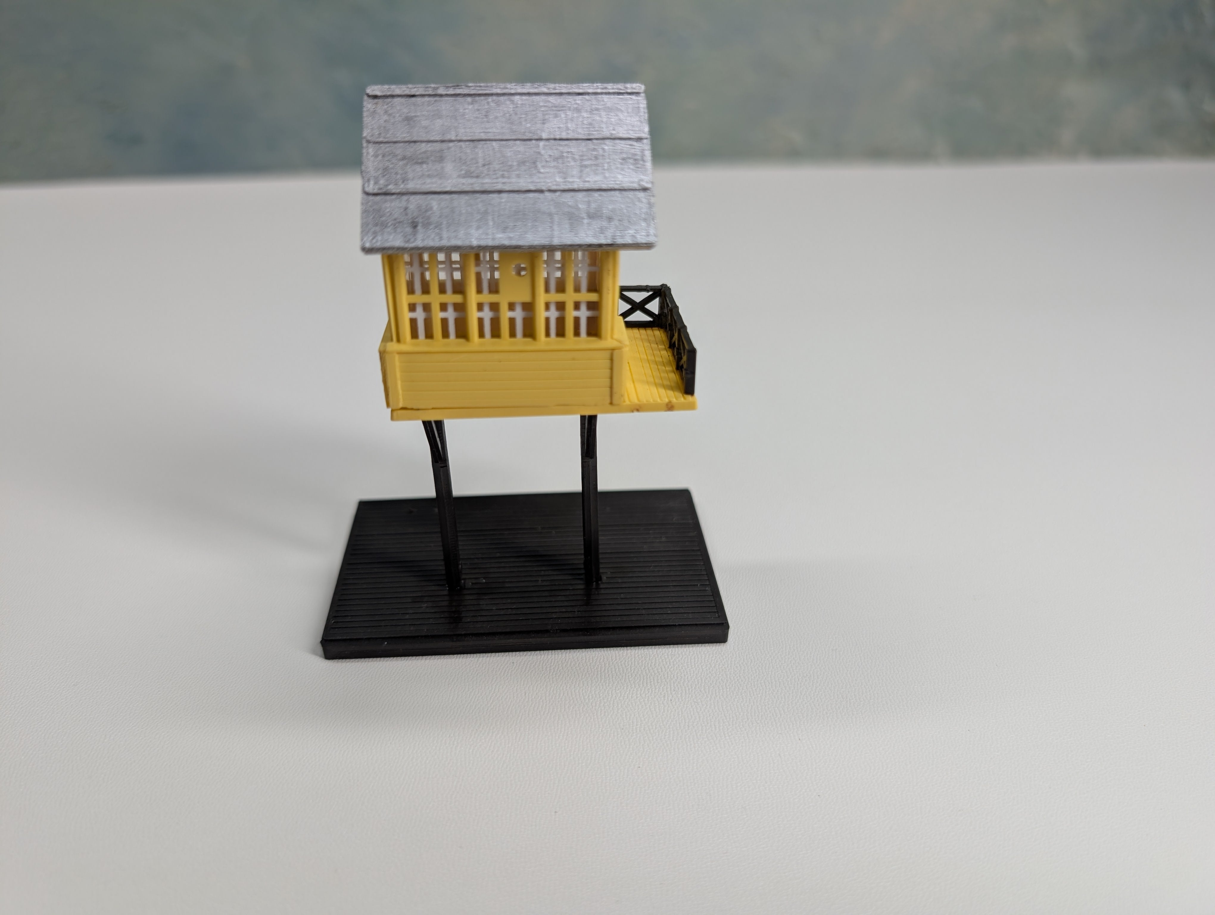 USED HO Scale Elevated Gate Tower