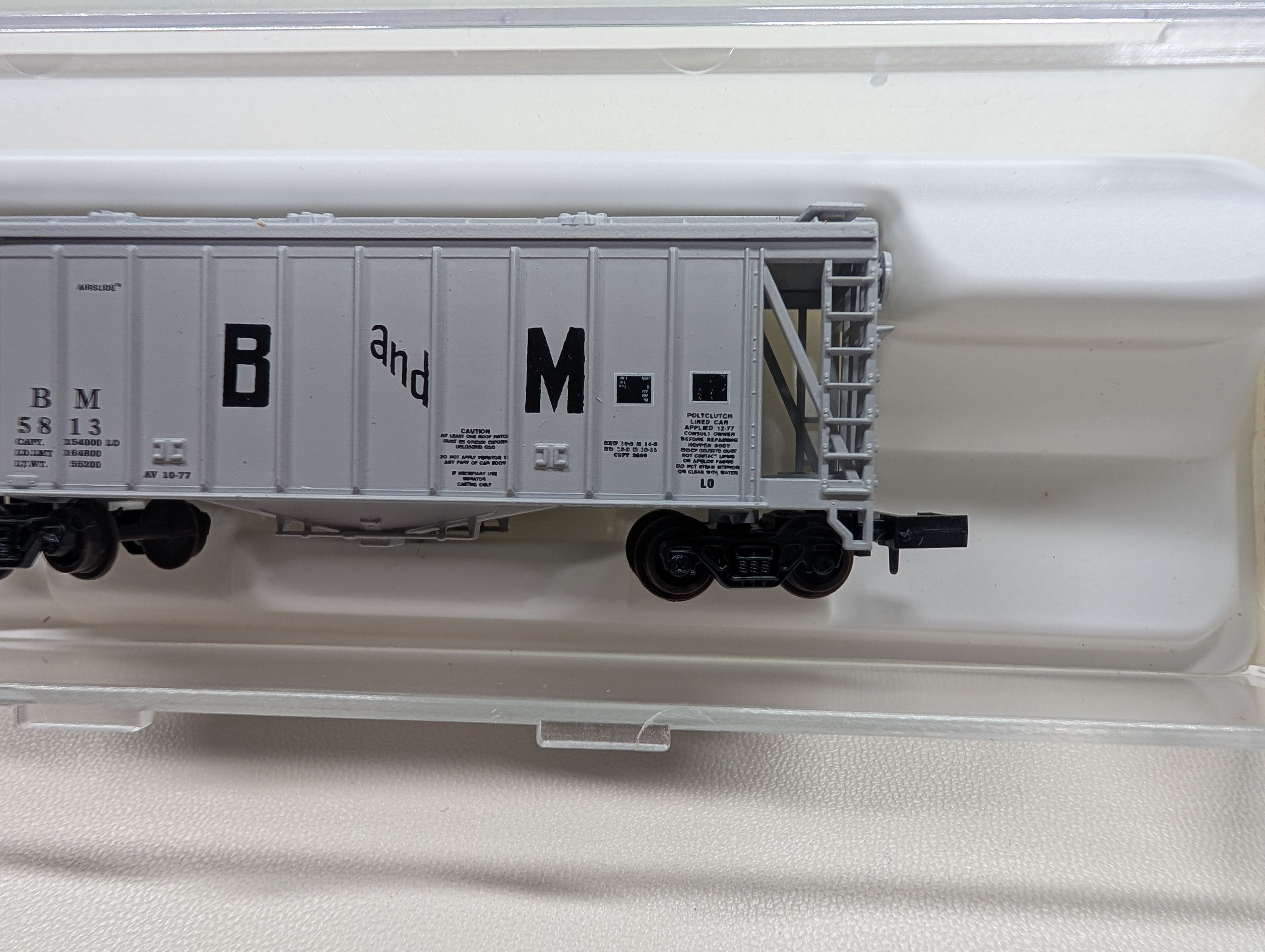 Atlas 3857 N Scale GATX Airslide Covered Hopper Boston and Maine BM #5813