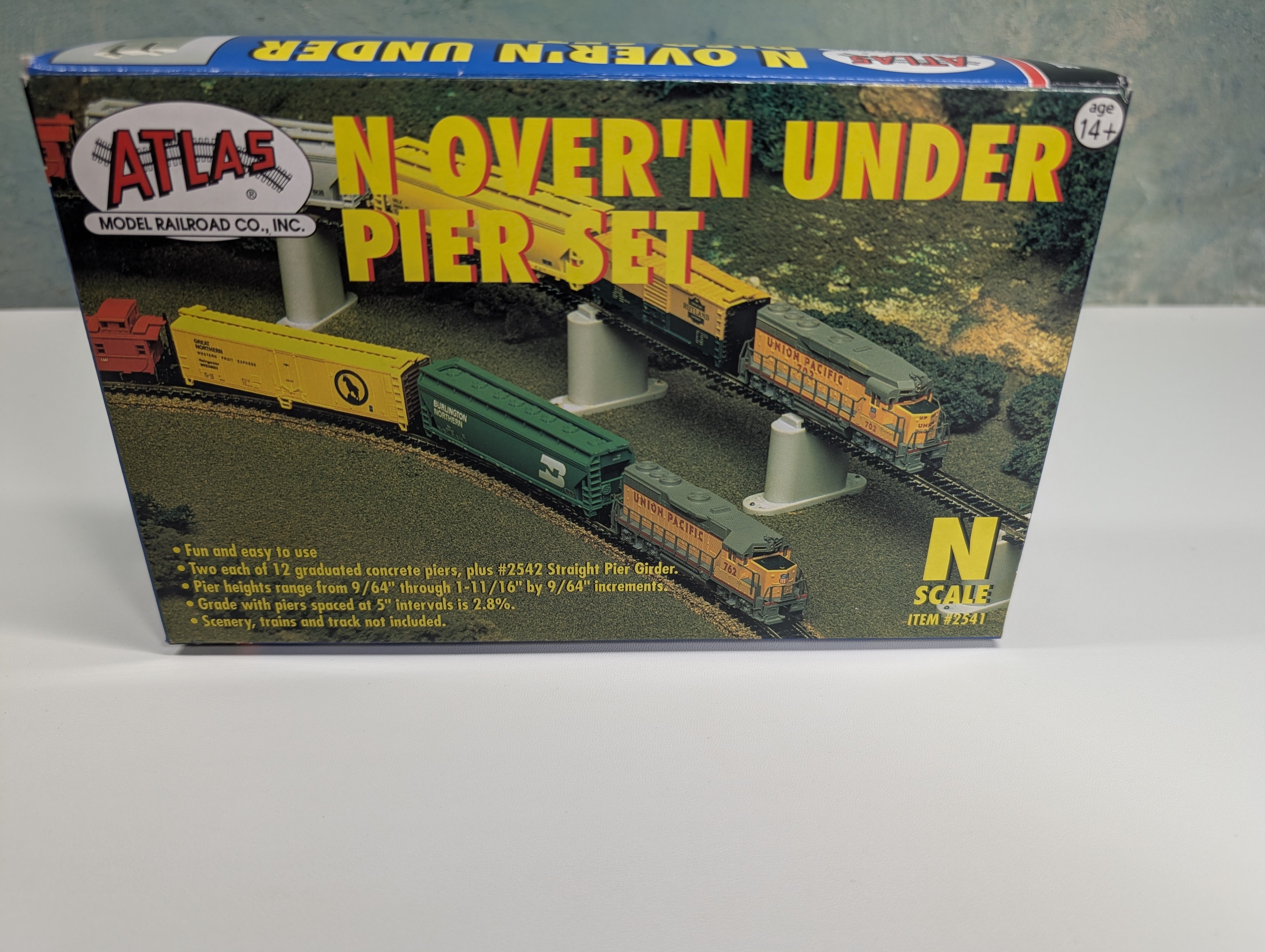 Atlas 2541 N Scale Over'N Under Pier Set (25 pcs)