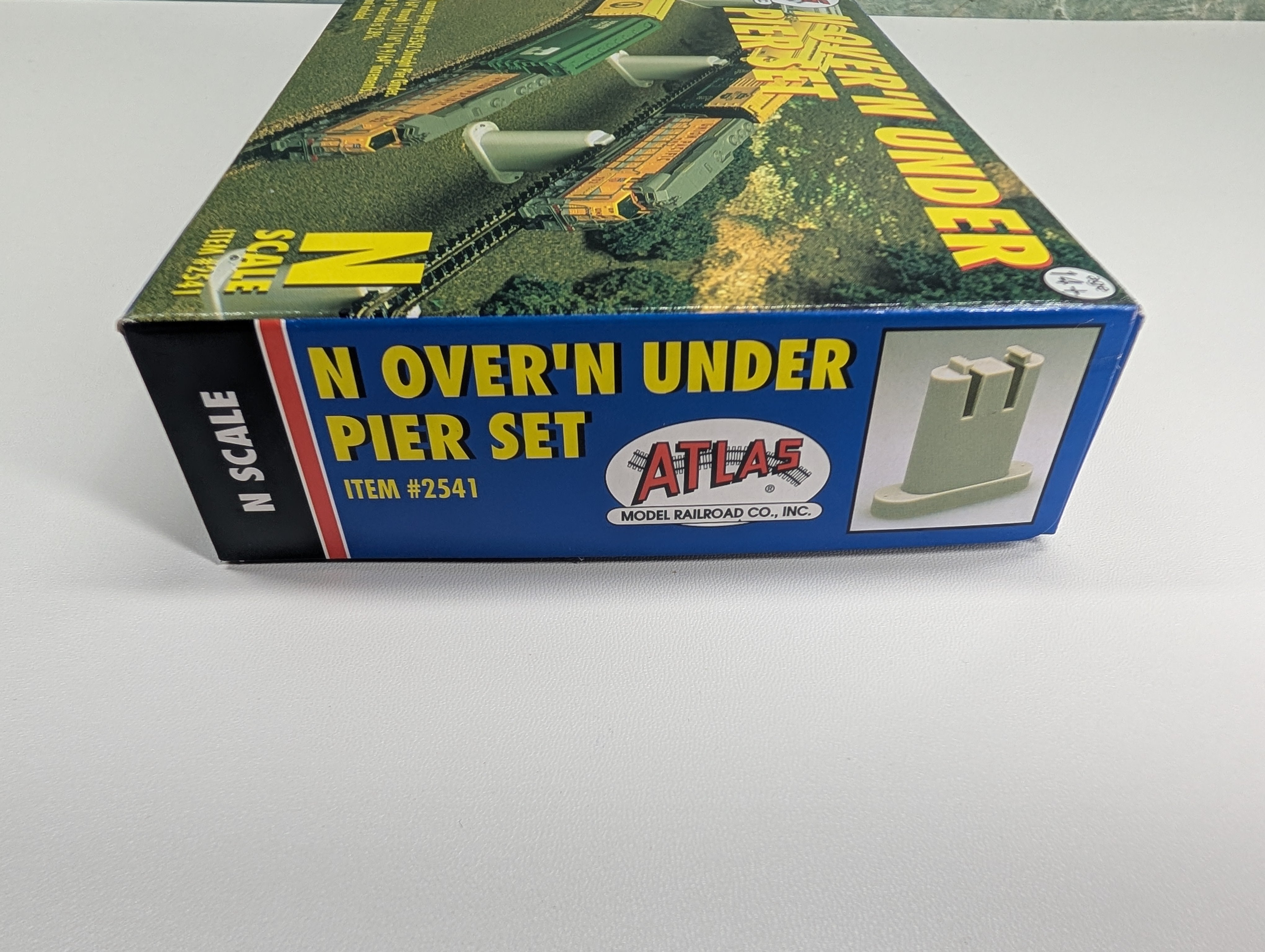 Atlas 2541 N Scale Over'N Under Pier Set (25 pcs)