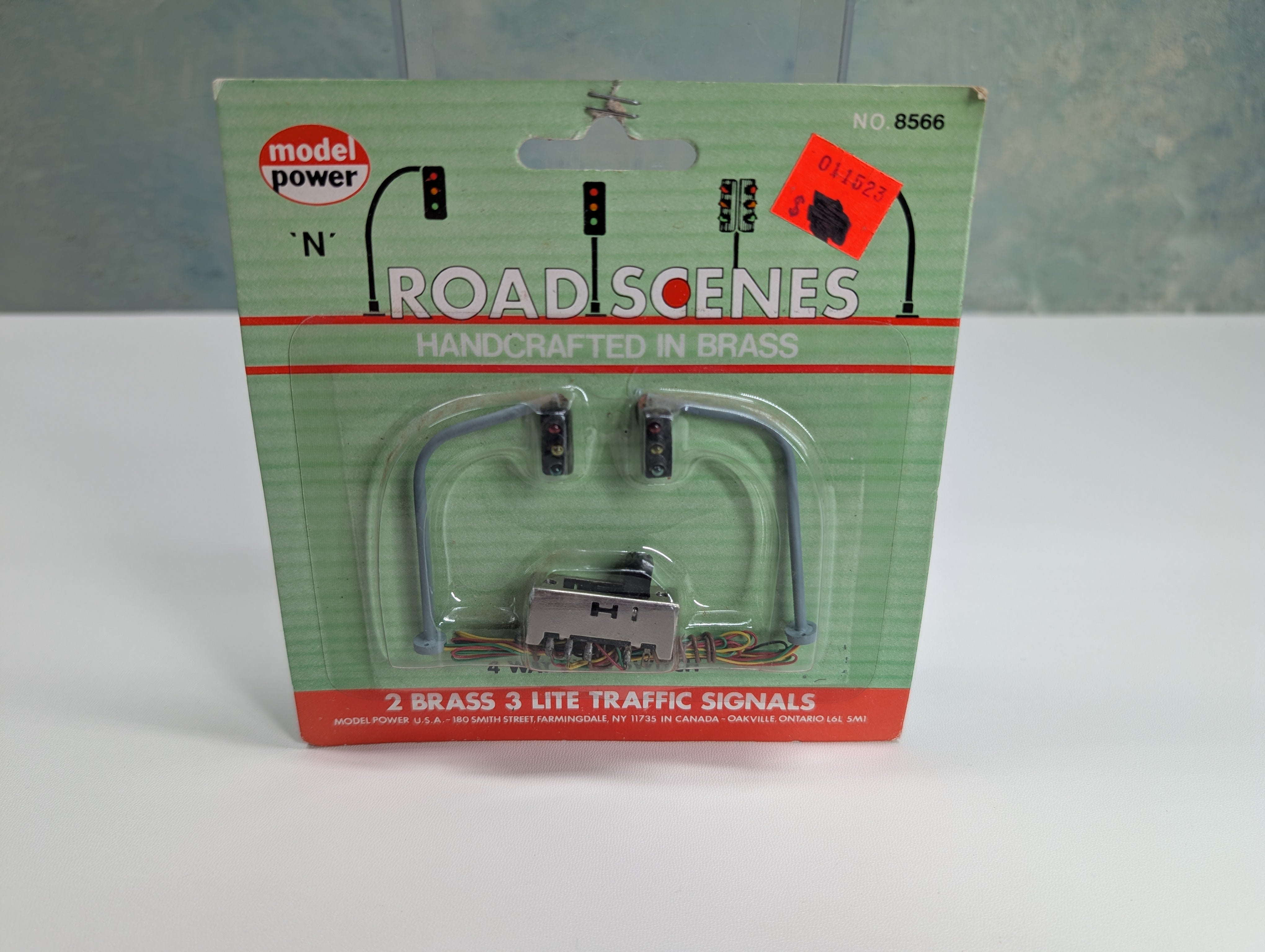 Model Power 8566 N Scale 3 Lite Traffic Signal, Brass Parts, 4 Way Slide Switch (2 pcs)