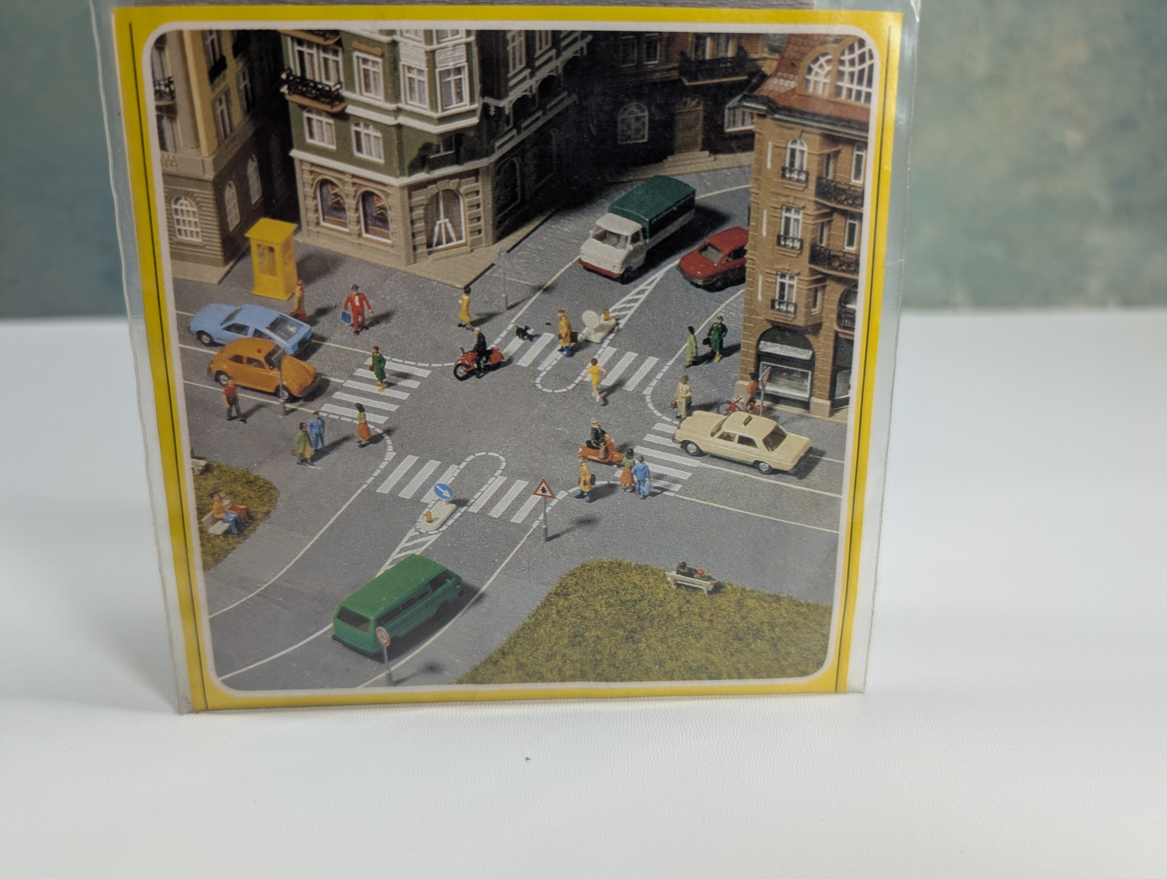Noch 3400 N Scale 4-Way Intersection, Road Crossing
