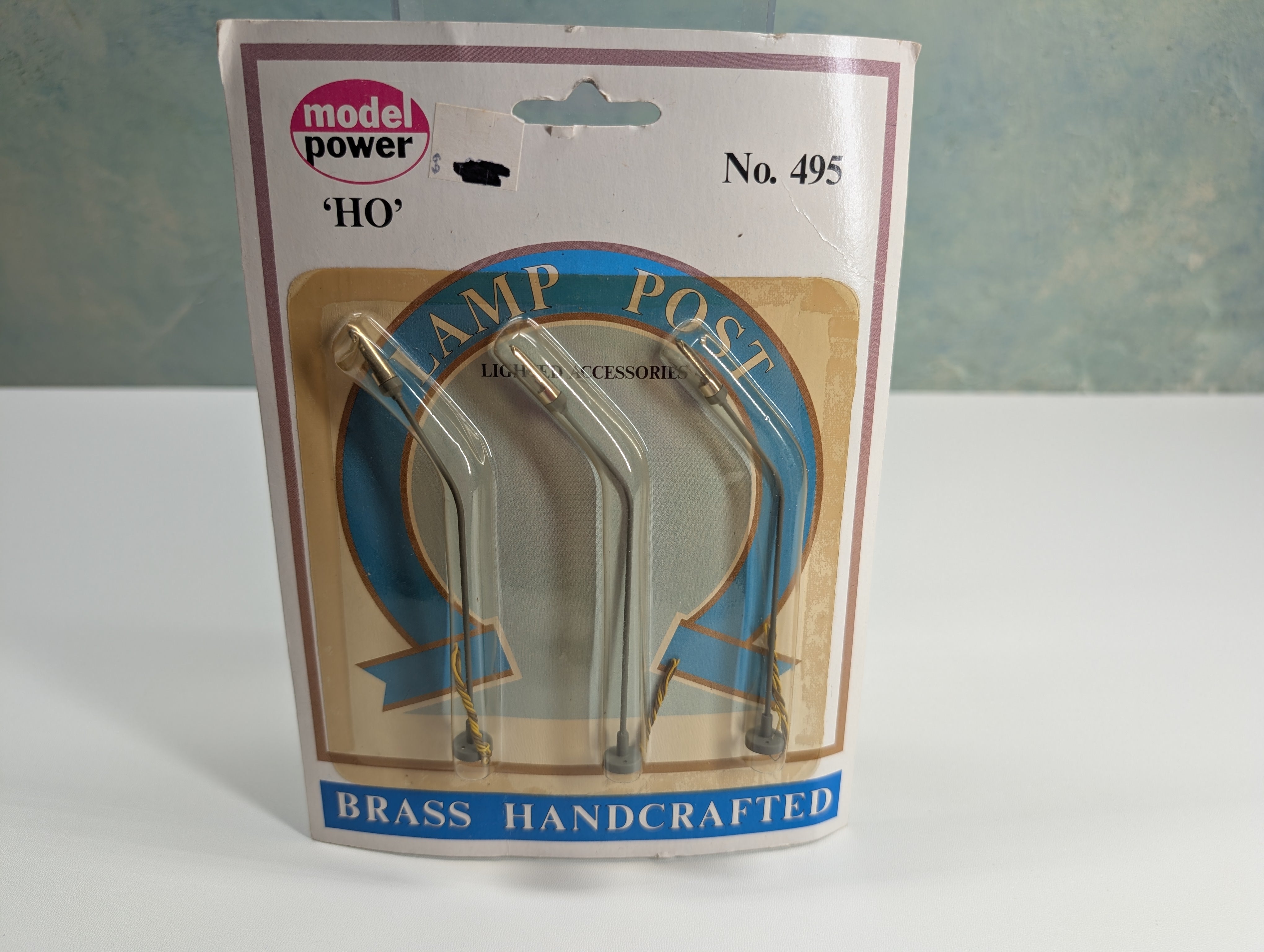 Model Power 495 HO Scale Lamp Post, Brass Parts (3 pcs)