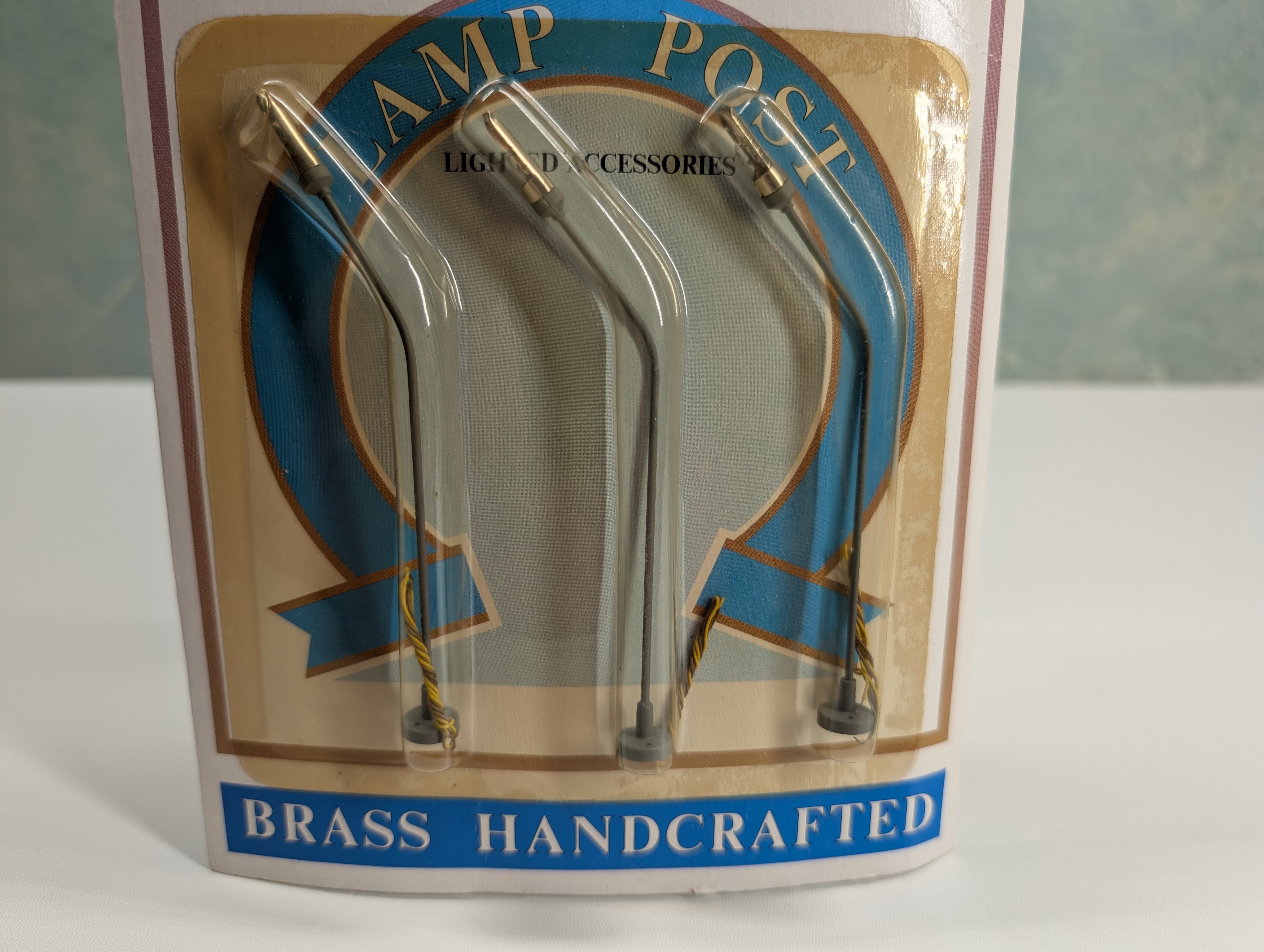 Model Power 495 HO Scale Lamp Post, Brass Parts (3 pcs)