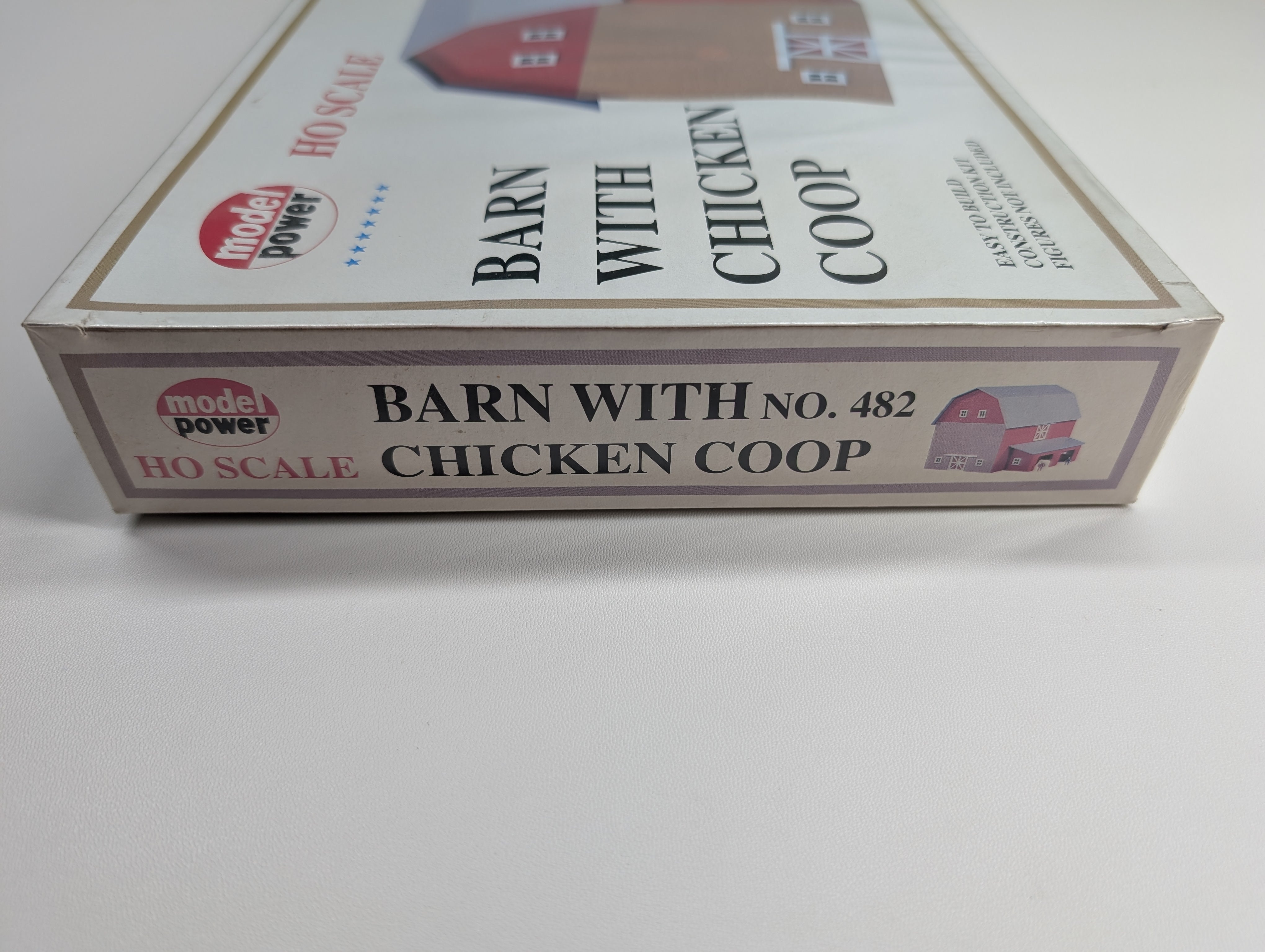 Model Power 482 HO Scale Barn with Chicken Coop KIT