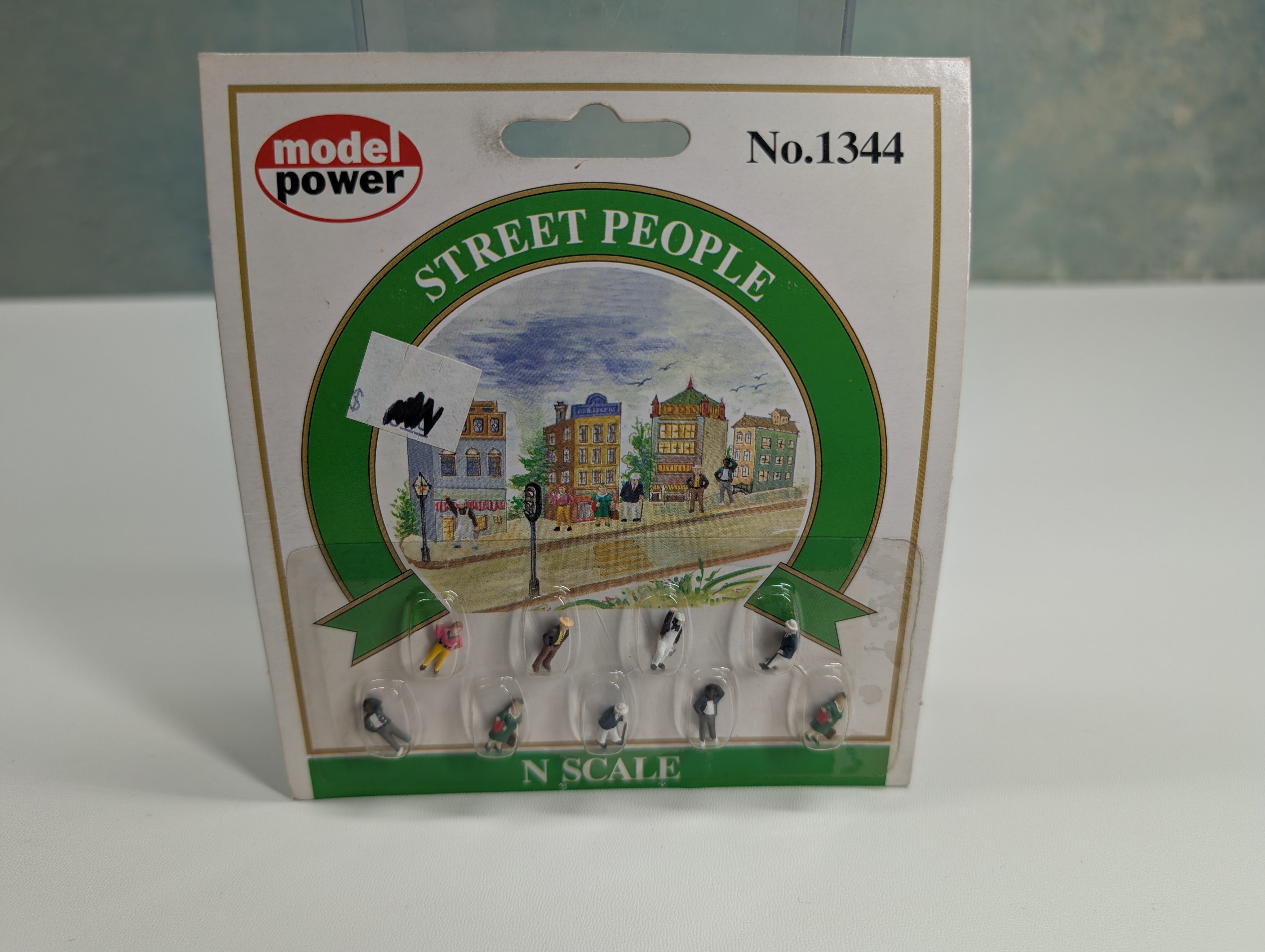 Model Power 1344 N Scale Street People (9 pcs)