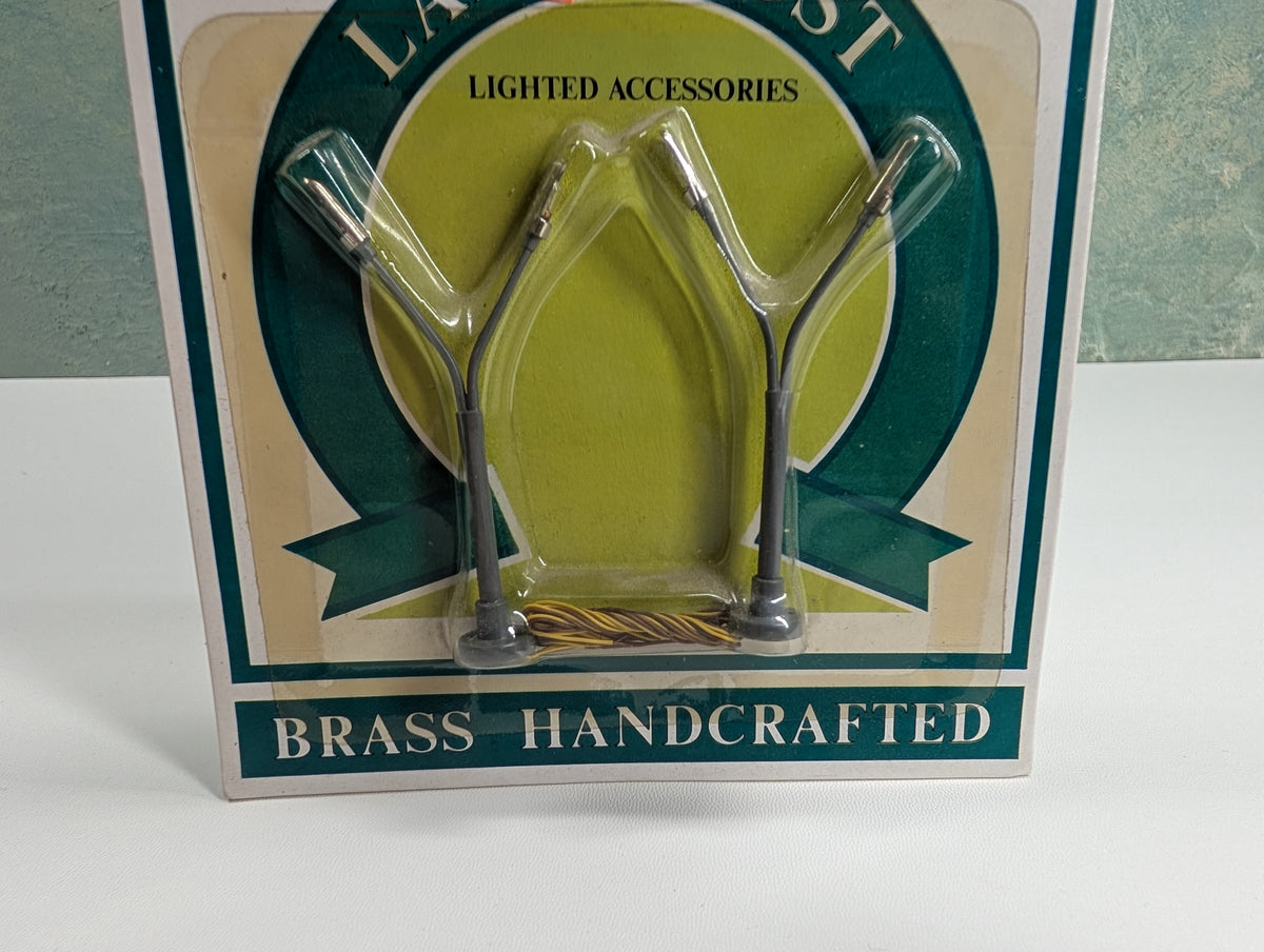 Model Power 8481 N Scale Lamp Post, Brass Details, Wired (2 pcs)