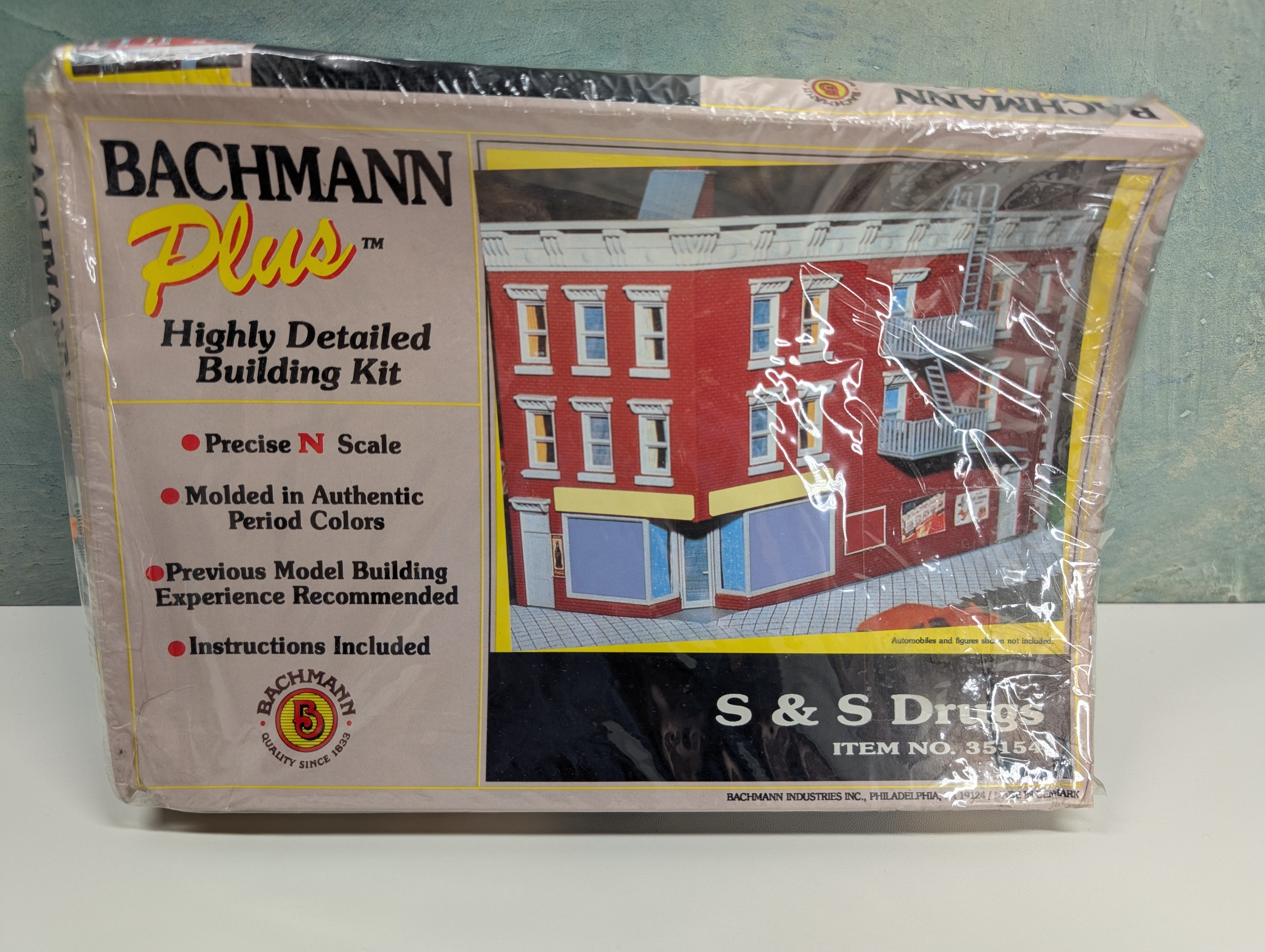 Bachmann 35154 N Scale S&S Drug Store Bachmann Plus KIT