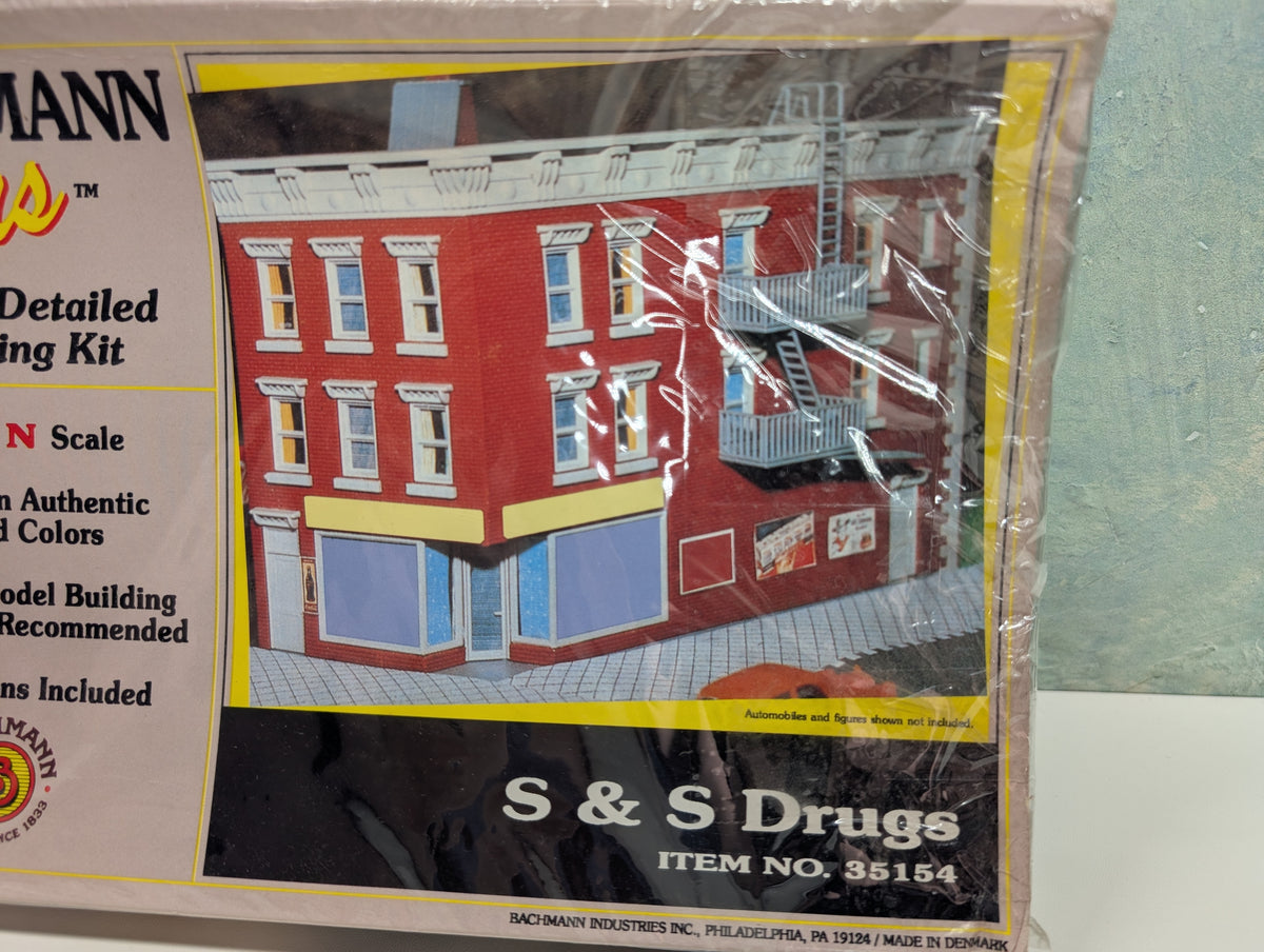 Bachmann 35154 N Scale S&S Drug Store Bachmann Plus KIT