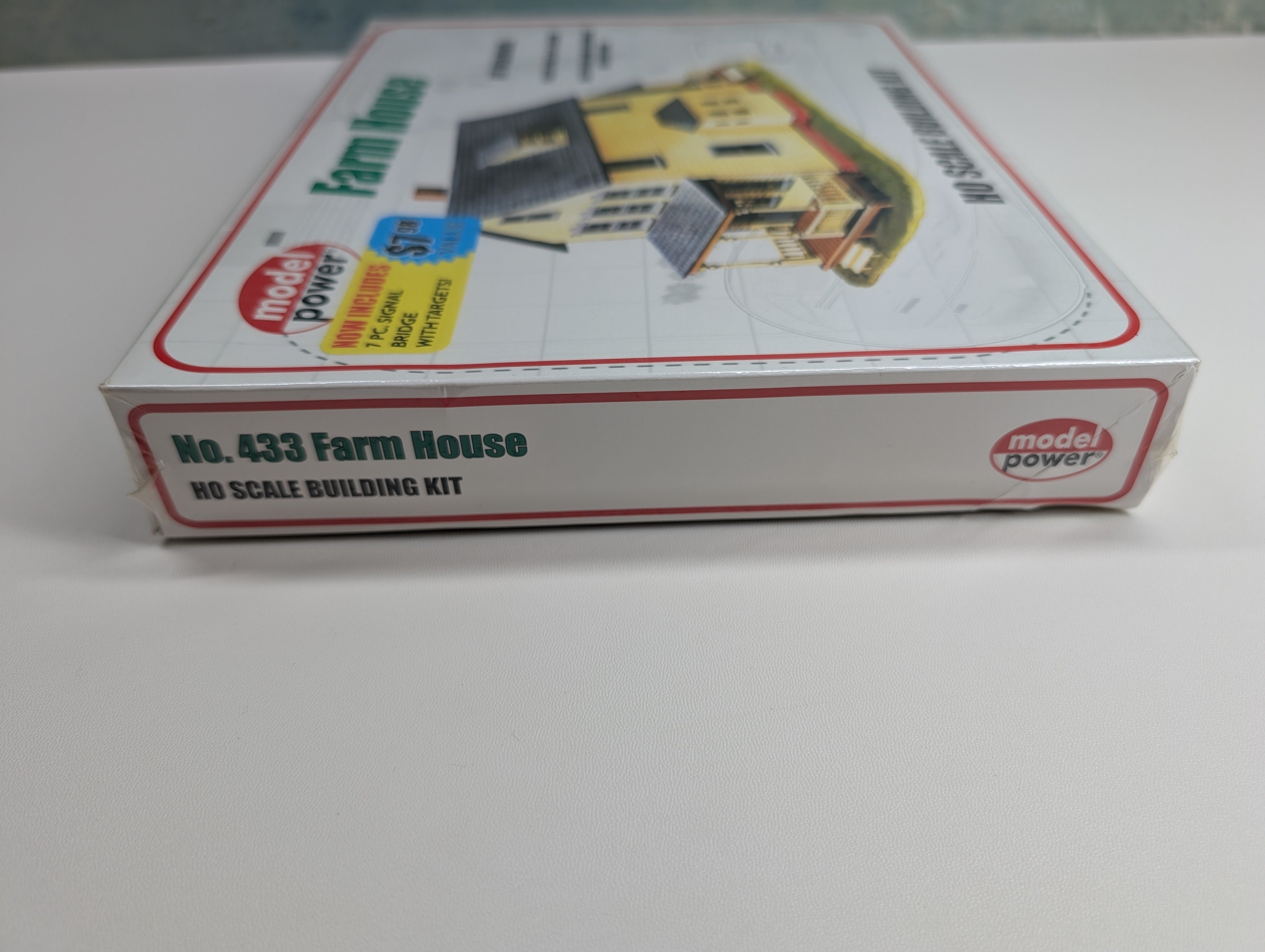 Model Power 433 HO Scale Farm House (Sealed) KIT