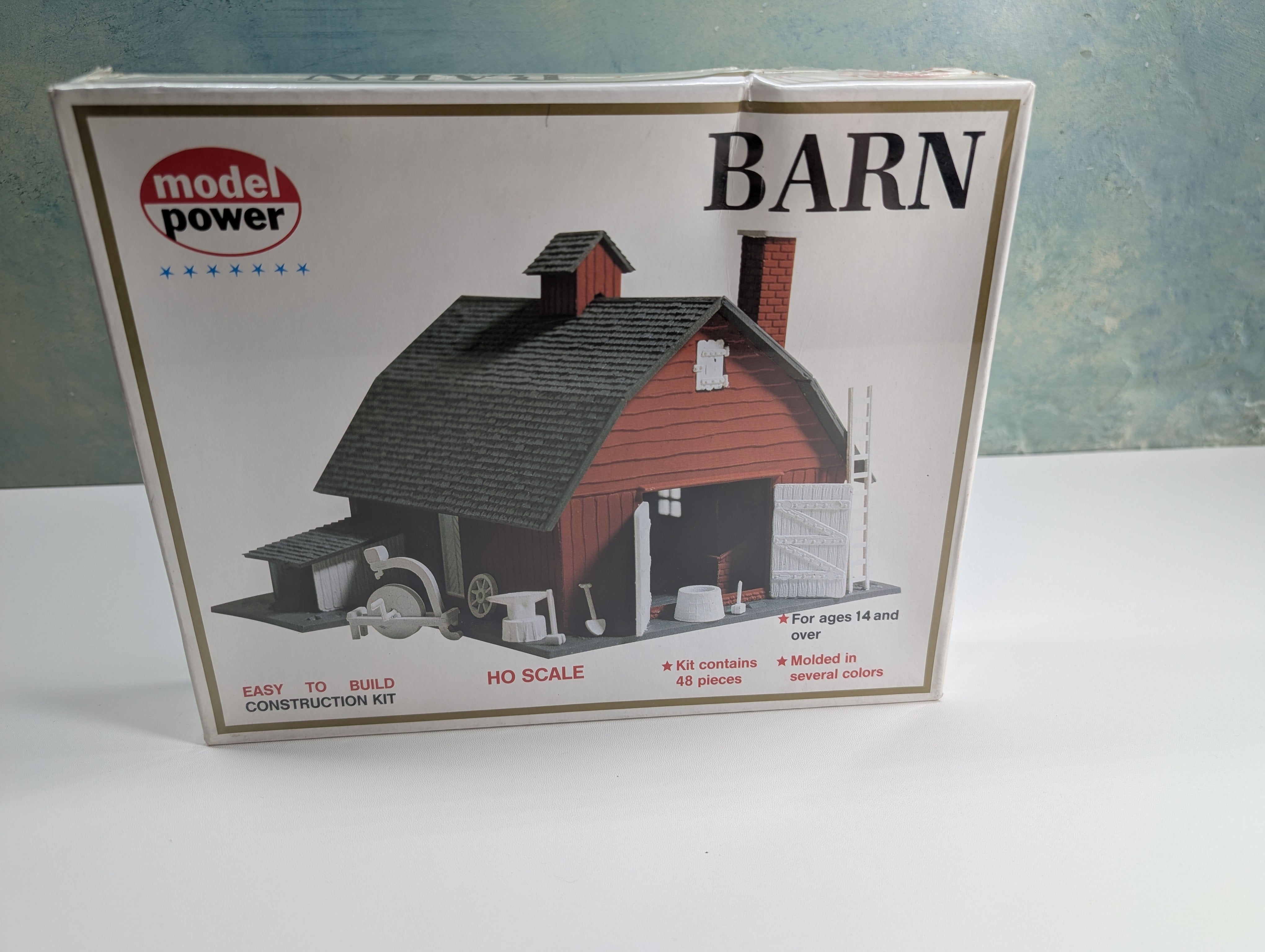 Model Power 601 HO Scale Barn (Sealed) KIT