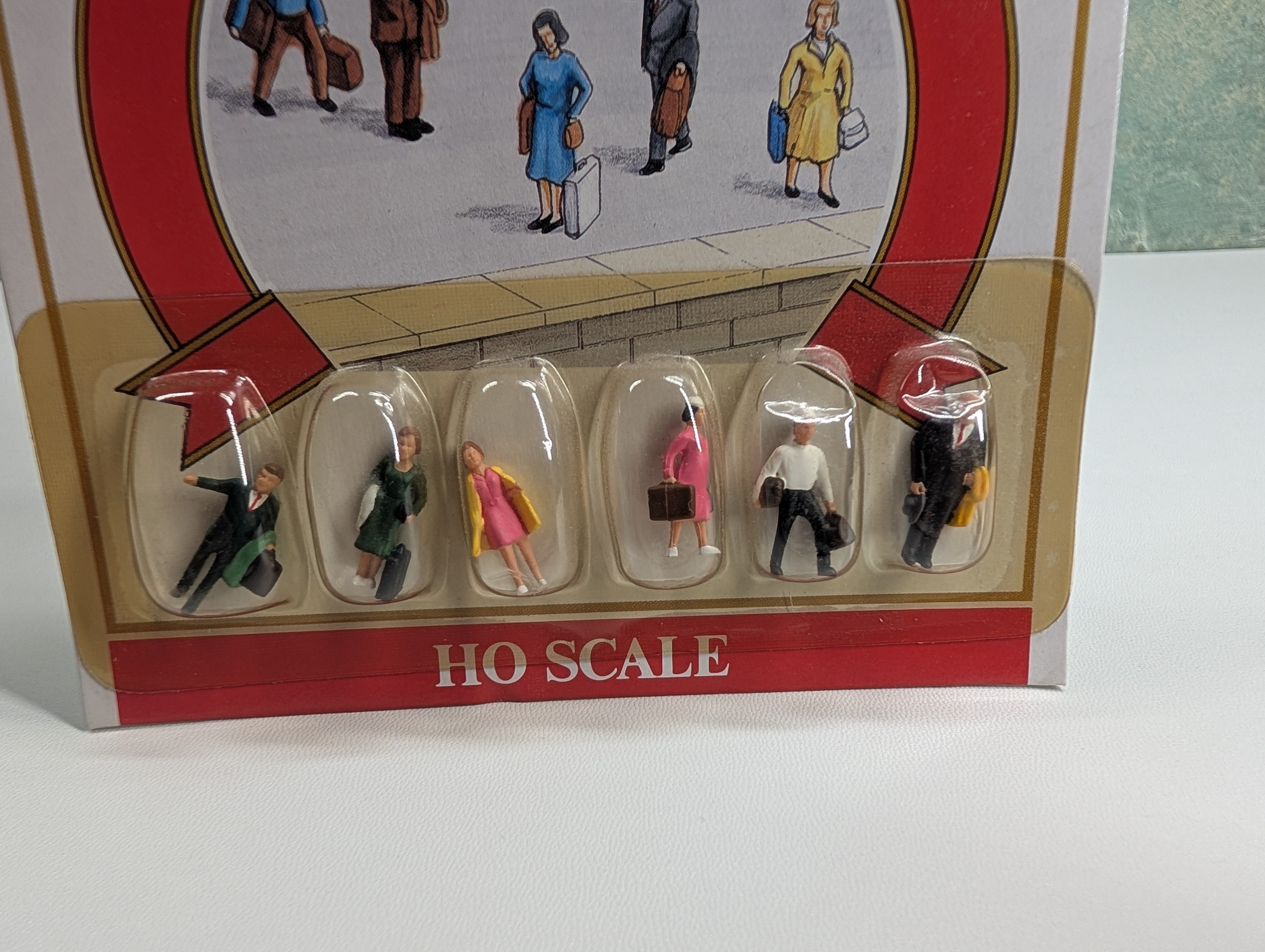 Model Power 5702 HO Scale Passenger People (6 pcs)