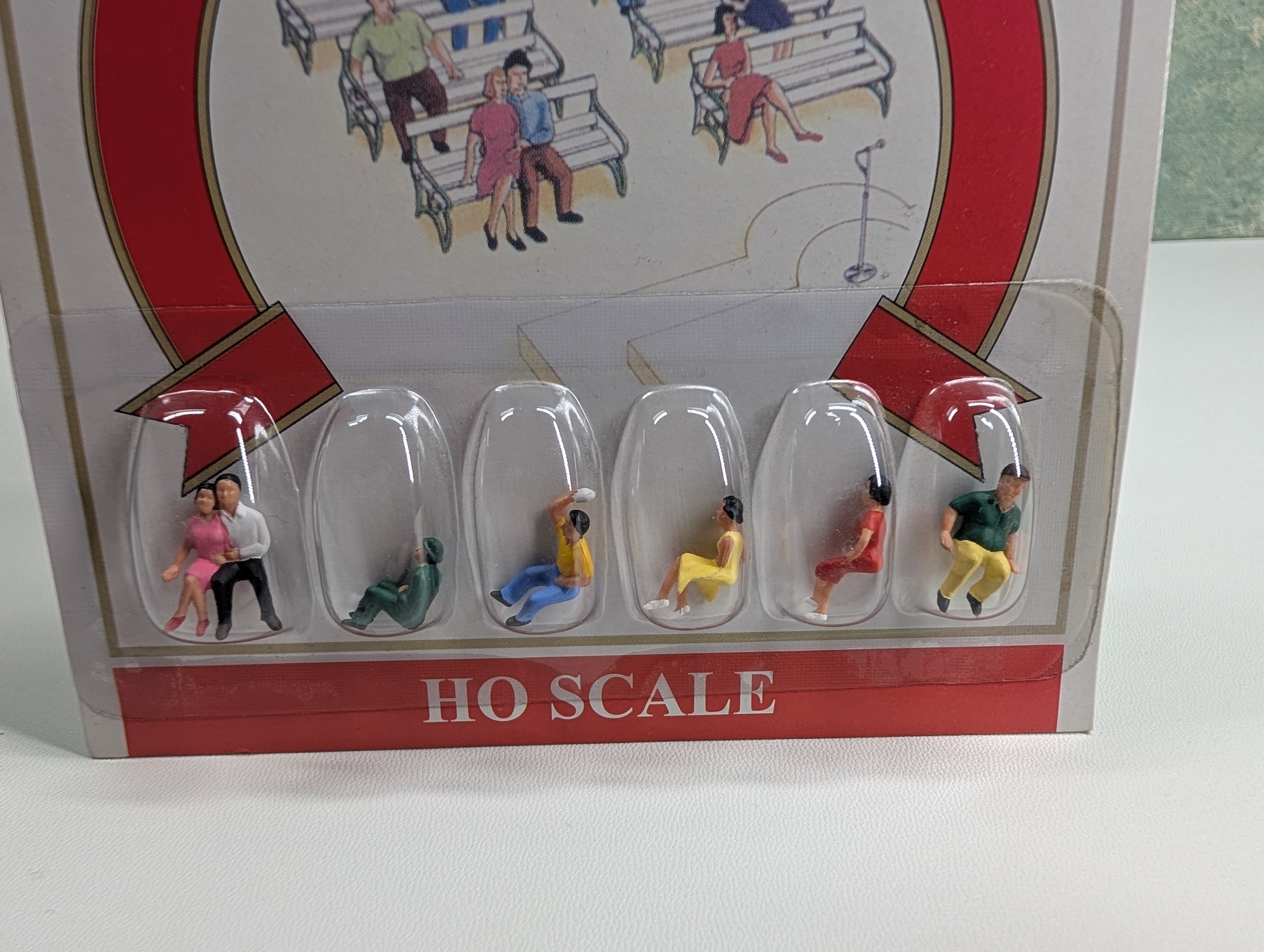 Model Power 5703 HO Scale Sitting People (6 pcs)