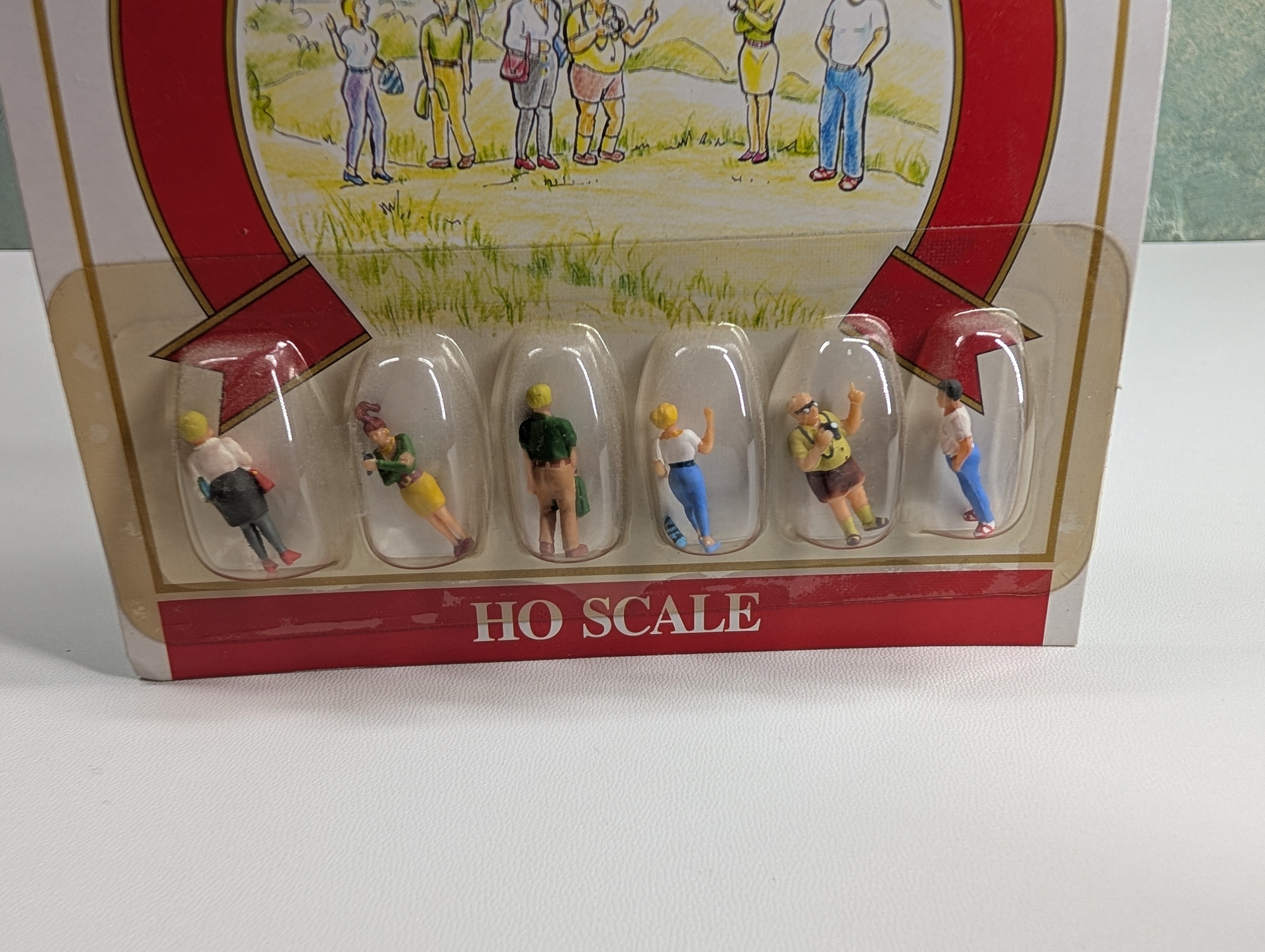 Model Power 5736 HO Scale Tourists (6 pcs)