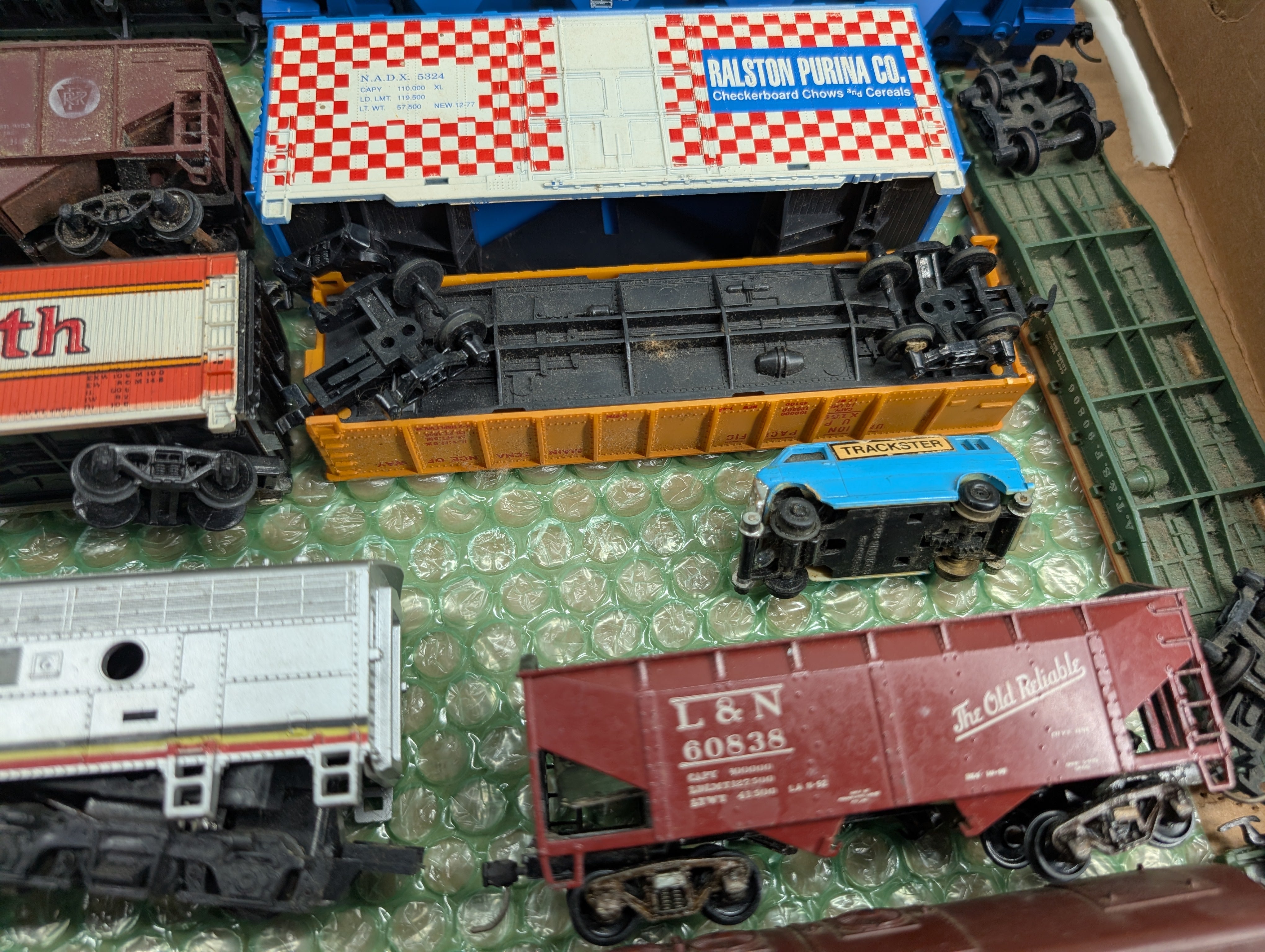 HO Scale For Parts/Repairs Lot of Hoppers, Locos, Box Cars & More