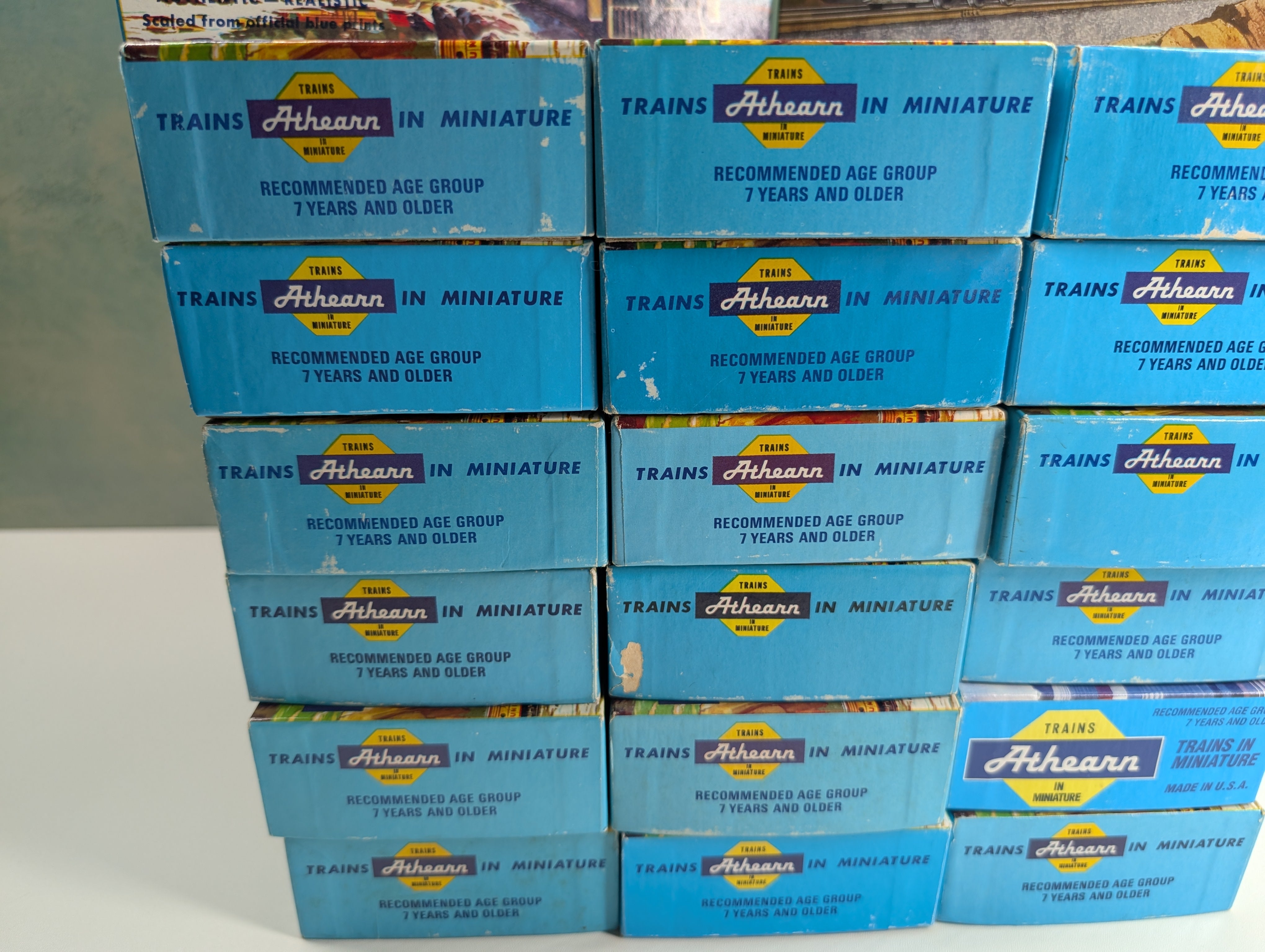 Athearn HO Scale Lot of Empty Train Boxes for Storage (20 pcs)