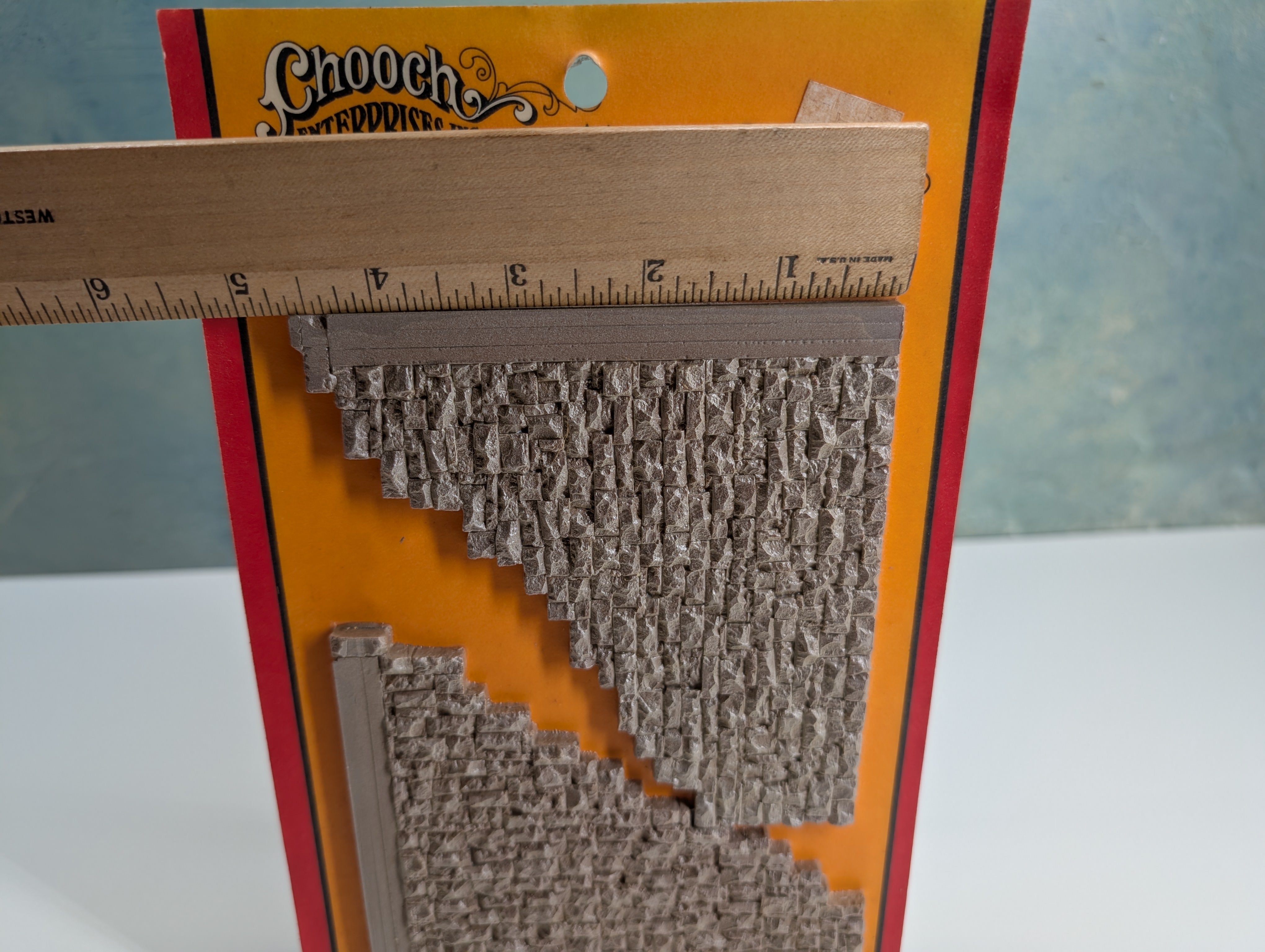 Chooch Enterprises Inc 7020 HO Scale Random Stone Stepped Retaining Walls