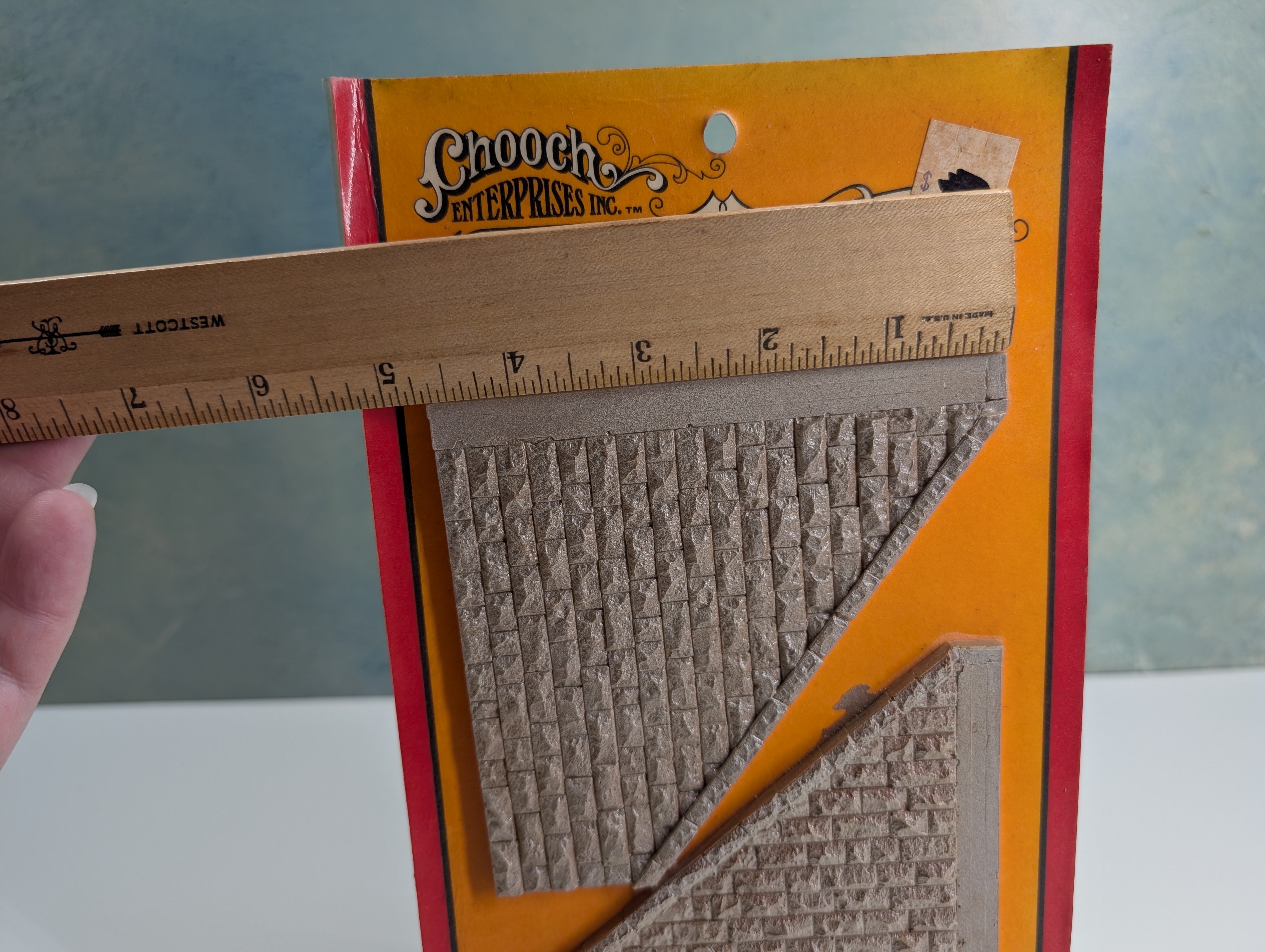 Chooch Enterprises Inc 7016 HO Scale Cast Stone Stepped Retaining Walls