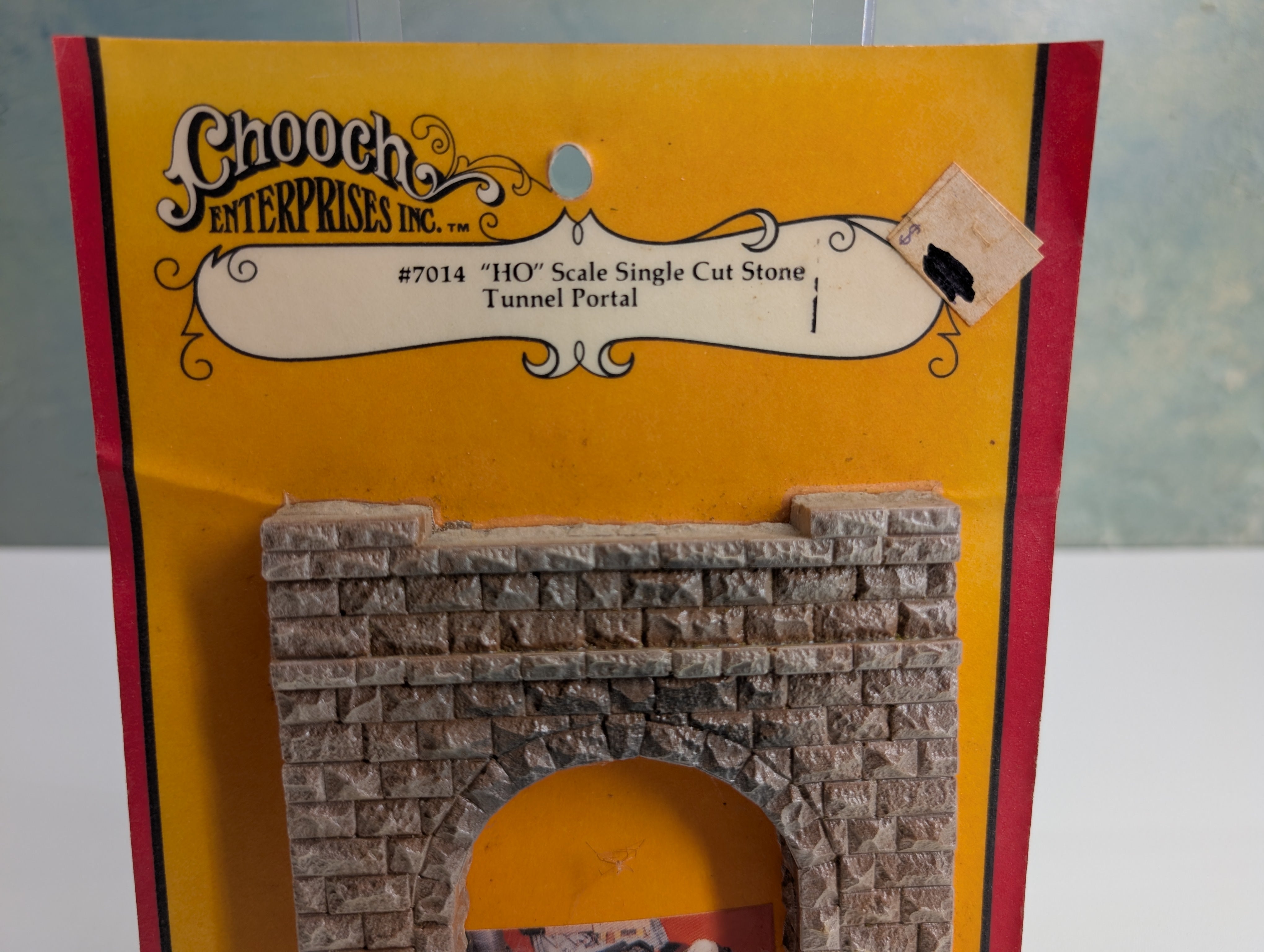 Chooch Enterprises Inc 7014 HO Scale Single Cut Stone Tunnel Portal