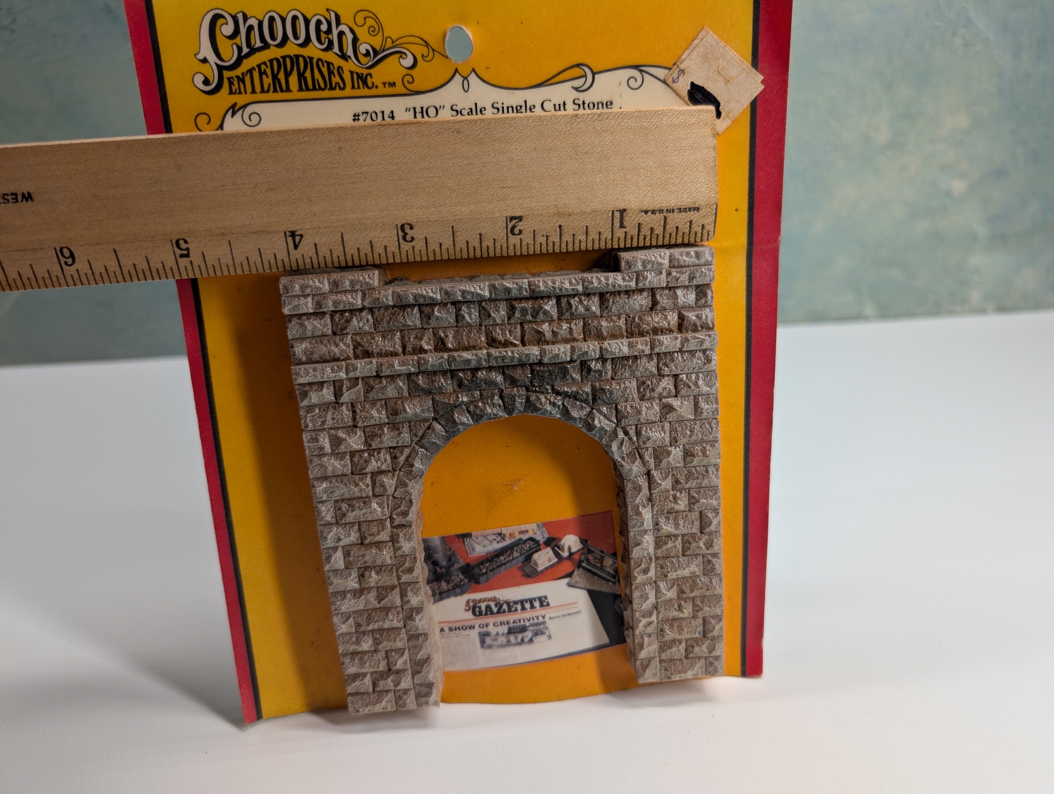 Chooch Enterprises Inc 7014 HO Scale Single Cut Stone Tunnel Portal