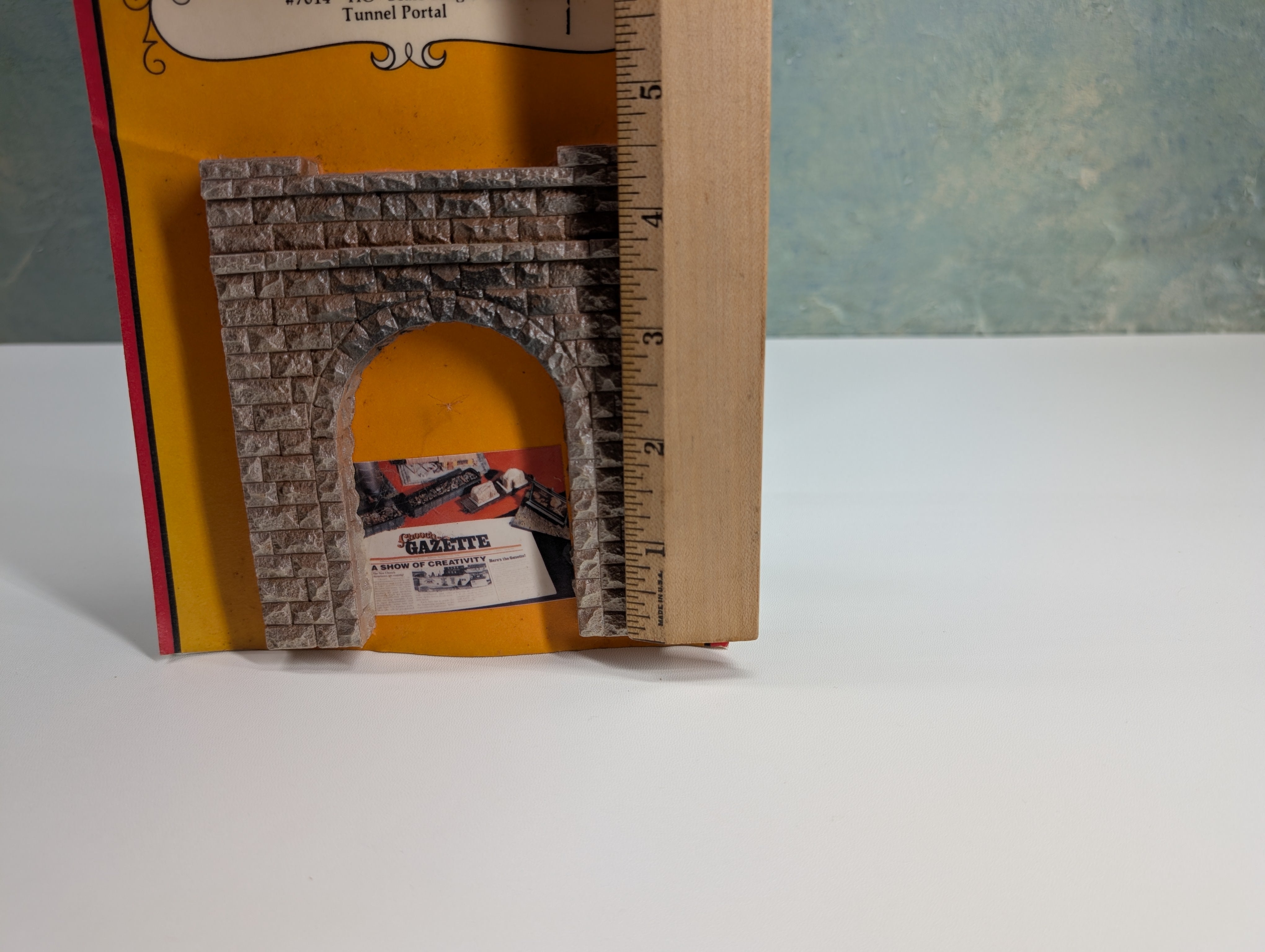 Chooch Enterprises Inc 7014 HO Scale Single Cut Stone Tunnel Portal