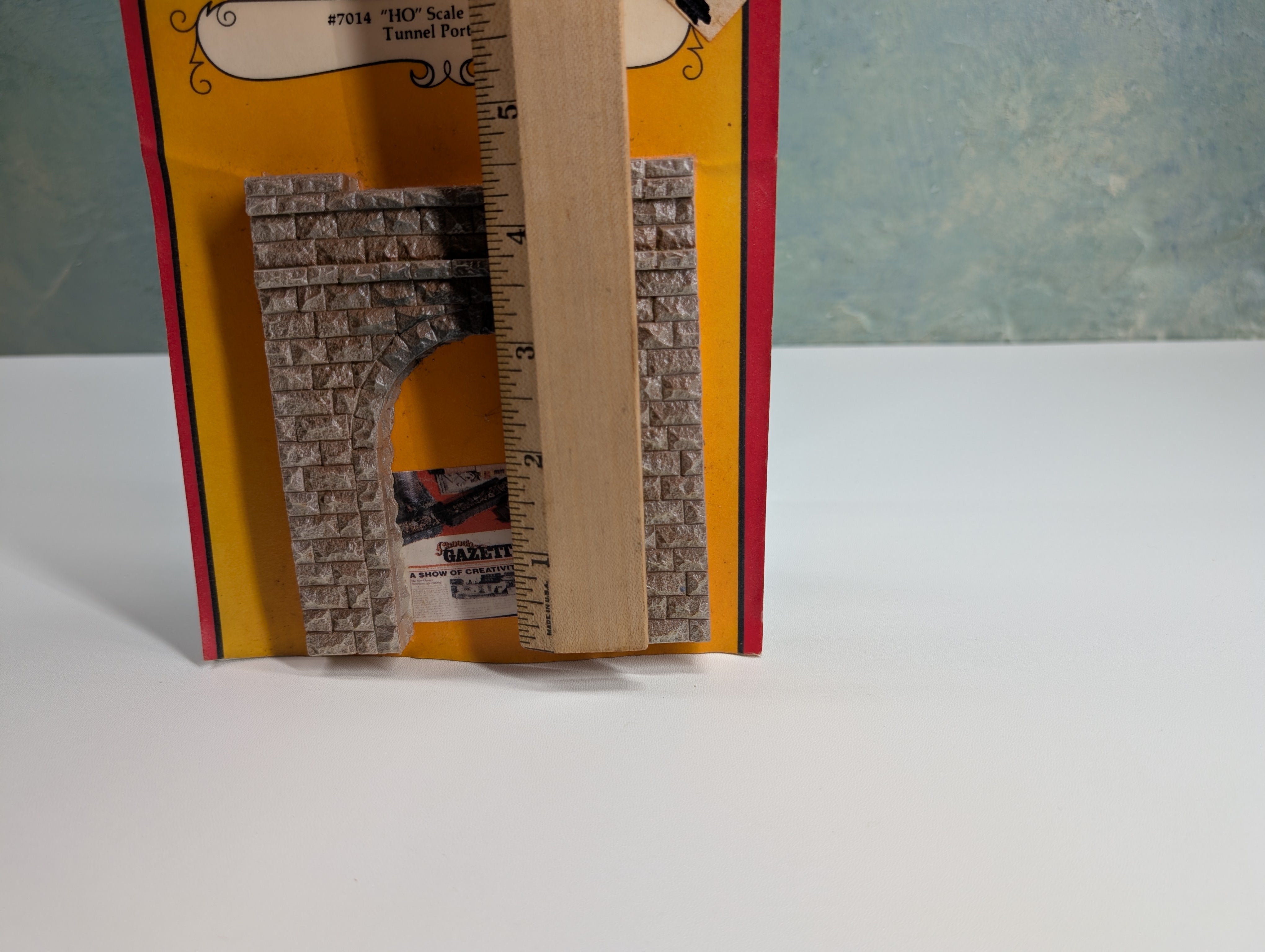 Chooch Enterprises Inc 7014 HO Scale Single Cut Stone Tunnel Portal