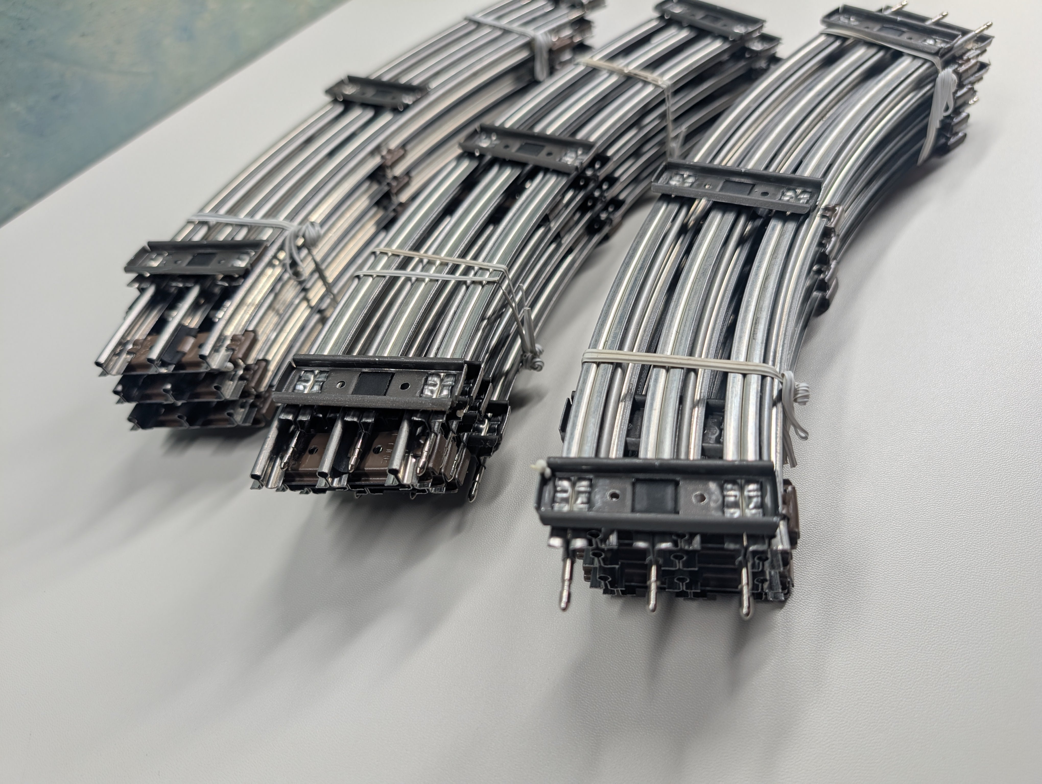 K-Line #K-0202 O O-27 27" Curve Track, Bulk Pack (24 pcs)